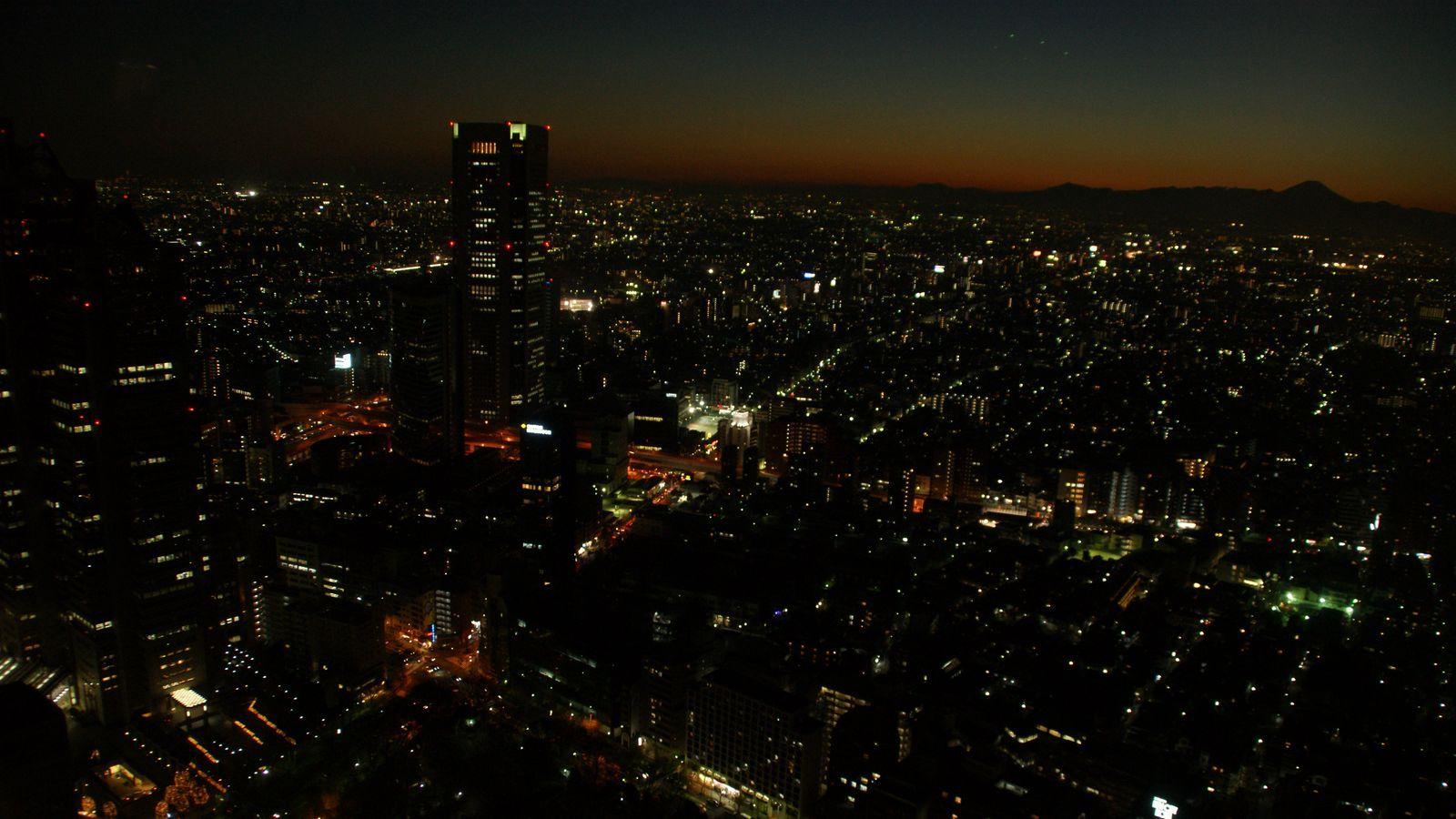 1600x900 Download wallpaper 1600x900 city, evening, lights, metropolis, shinjuku, tokyo, japan widescreen 16:9 HD background