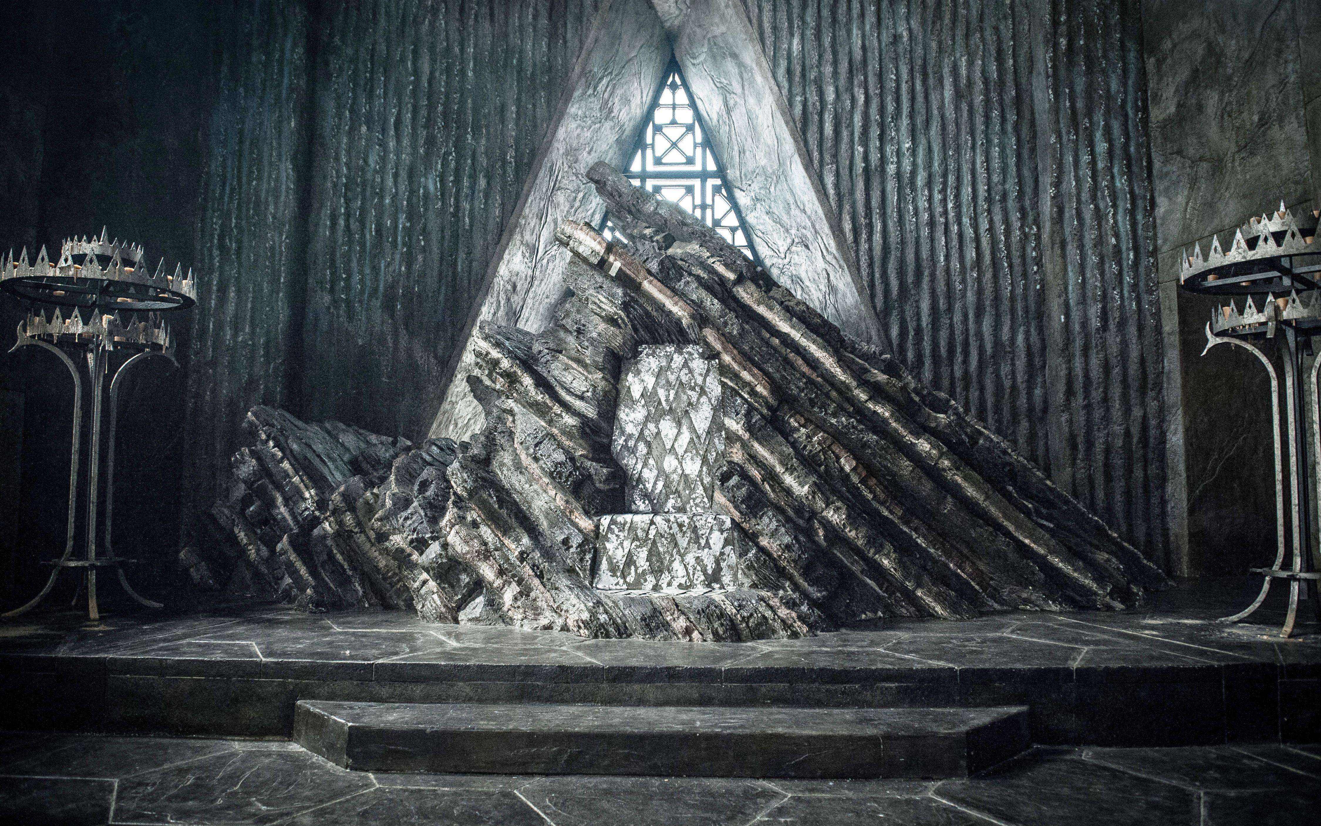 4500x2813 Iron Throne Wallpaper