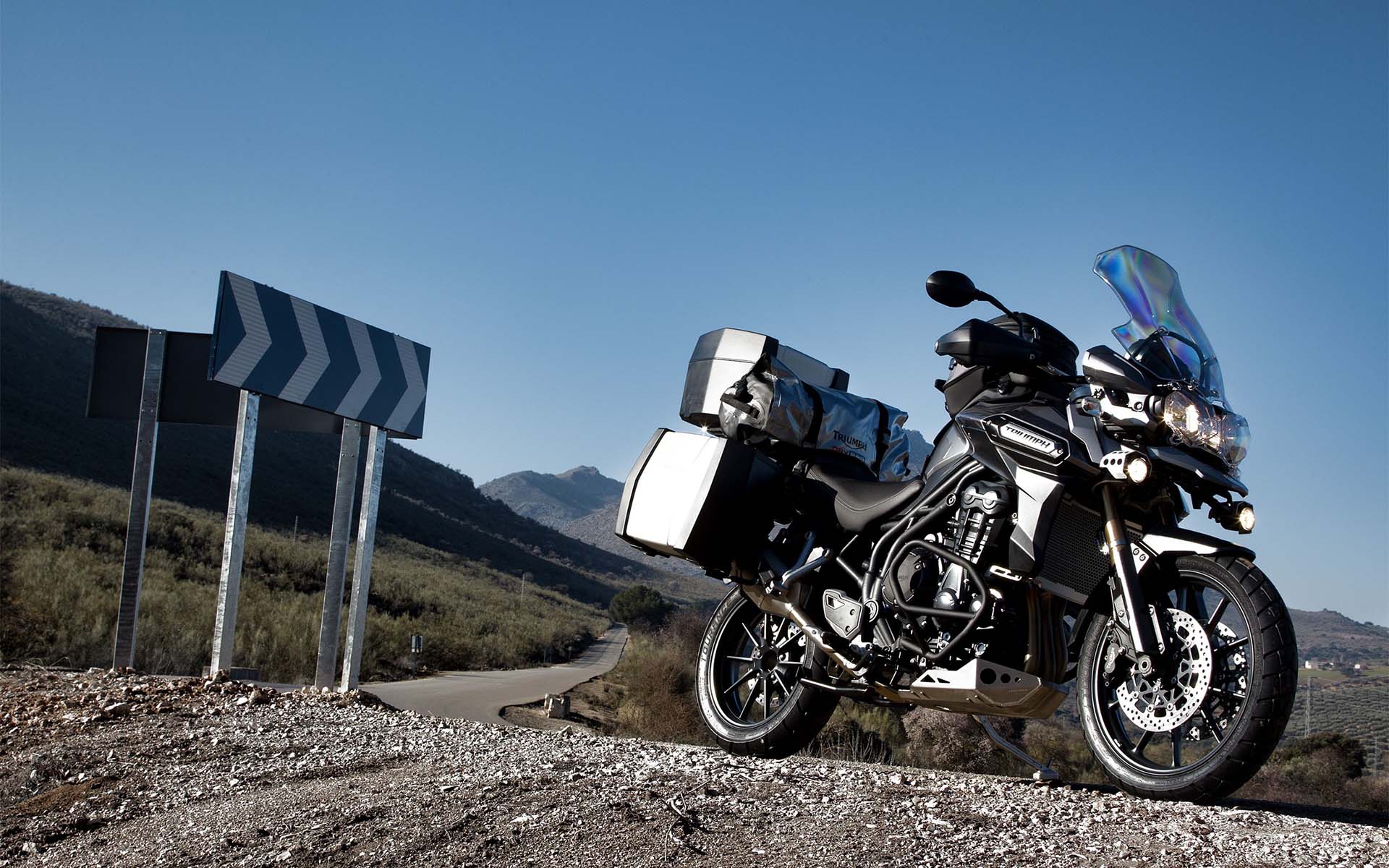 1920x1200 Triumph Tiger 800 Explorer 2015 wallpaper
