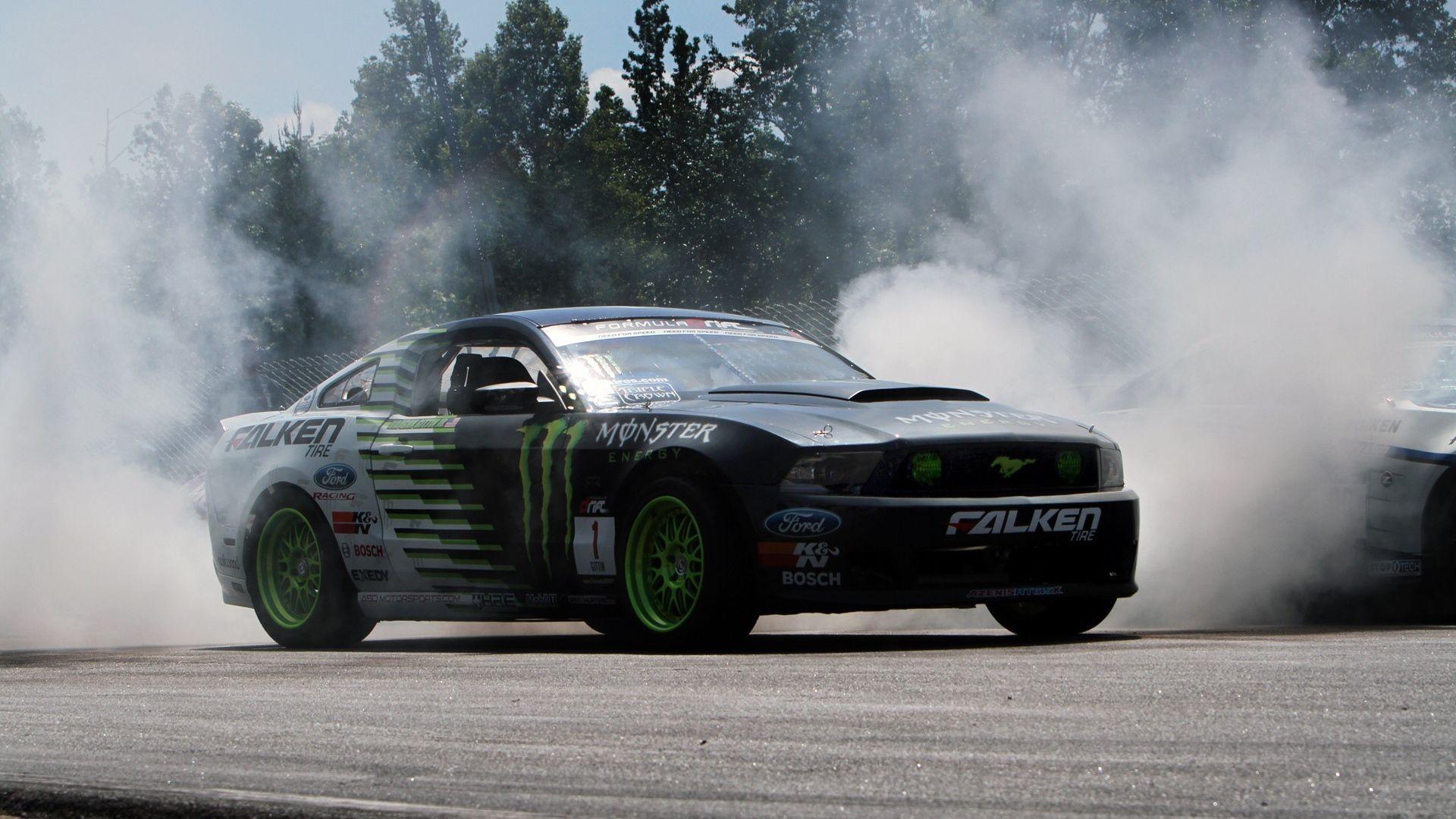 1920x1080 Ford Mustang makes drifting Desktop wallpaper 1920x1080