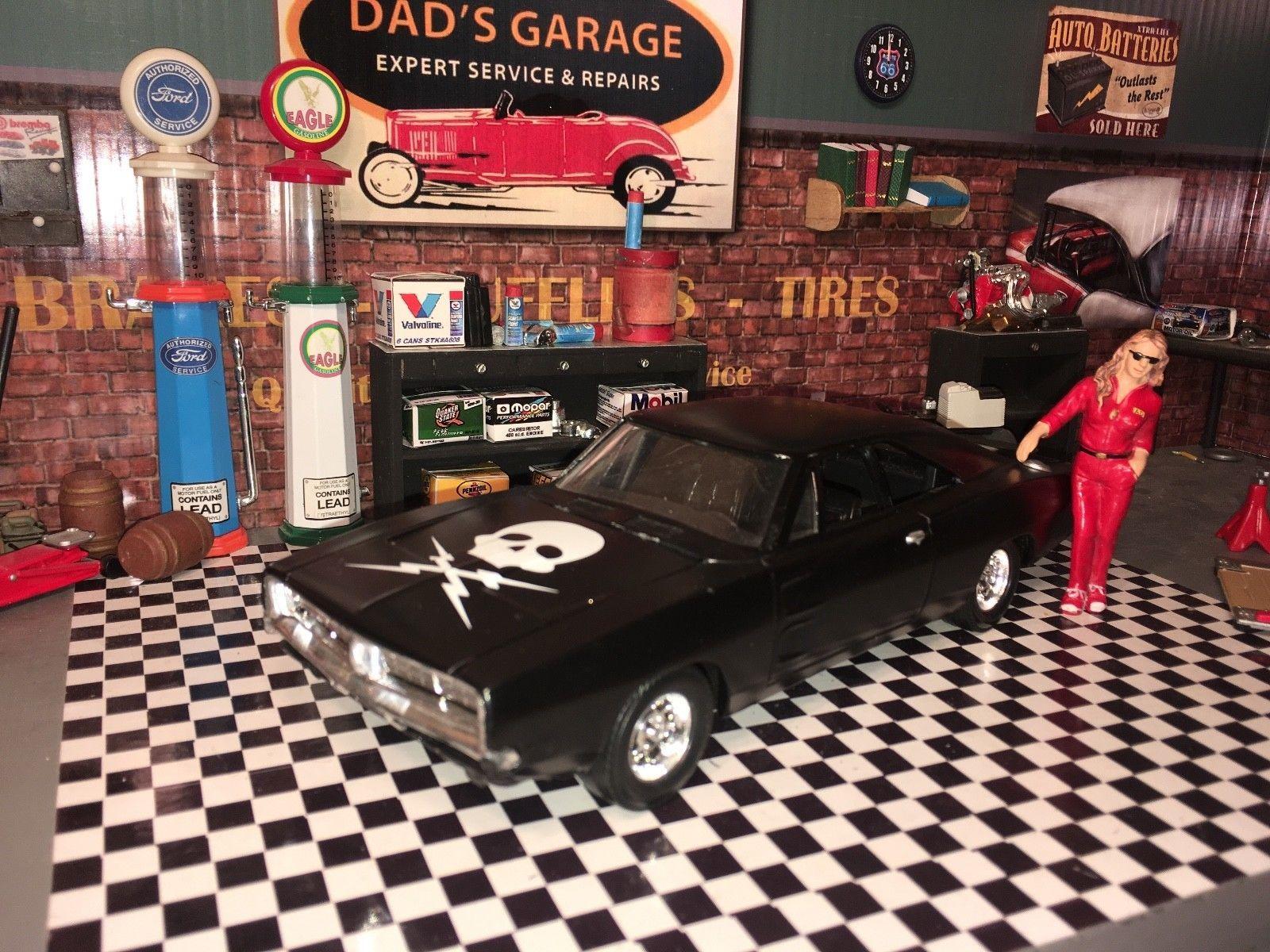 1600x1200 Ertl 1:24 1969 Dodge Charger R T Skull Hood