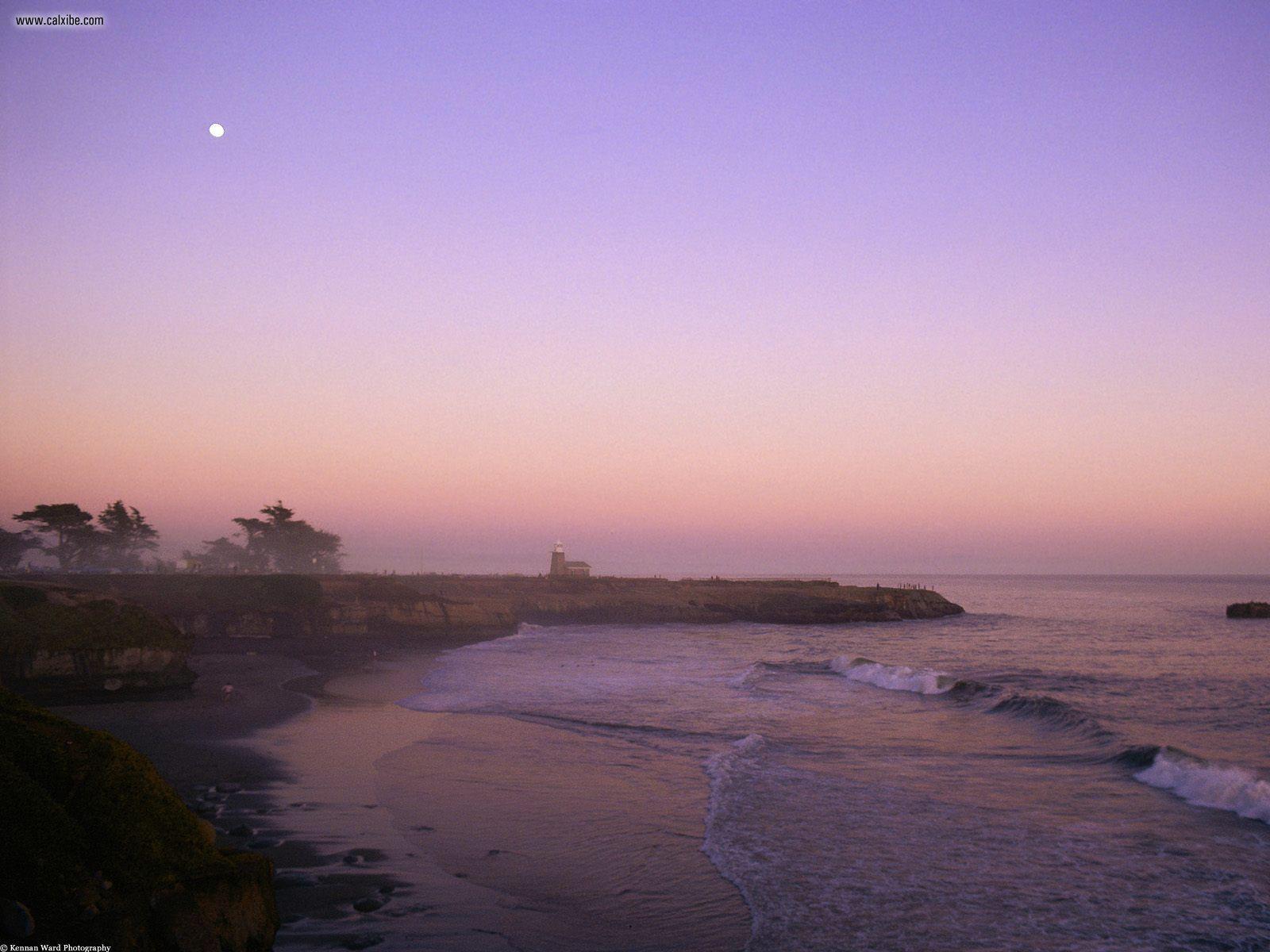 1600x1200 Santa Cruz Surfer Wallpaper. Santa Cruz Wallpaper, Jessica Cruz Green Lantern Wallpaper and Cruz Pirates of the Caribbean Wallpaper