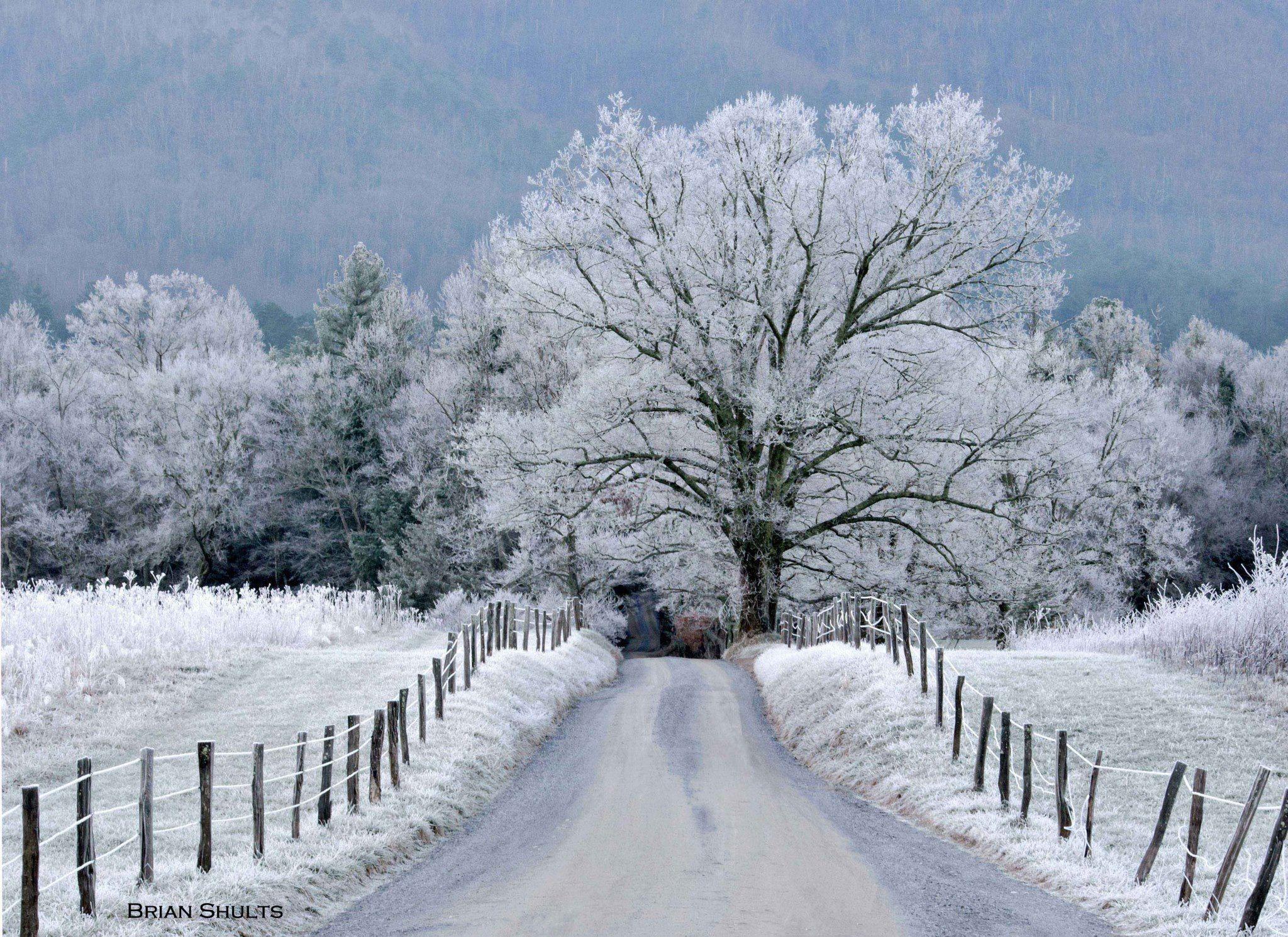 2048x1490 Winter Cades Cove Smoky Mountains Wallpaper