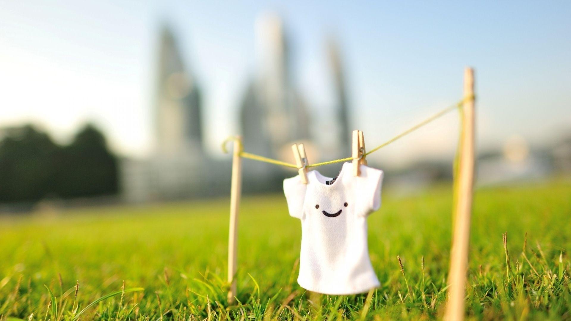 1920x1080 Summer Sunshine Grass Shirts Smiley Face MacBook Air Wallpaper Download