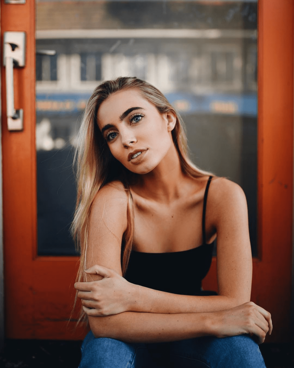 1000x1250 Lexi Hensler Wallpaper