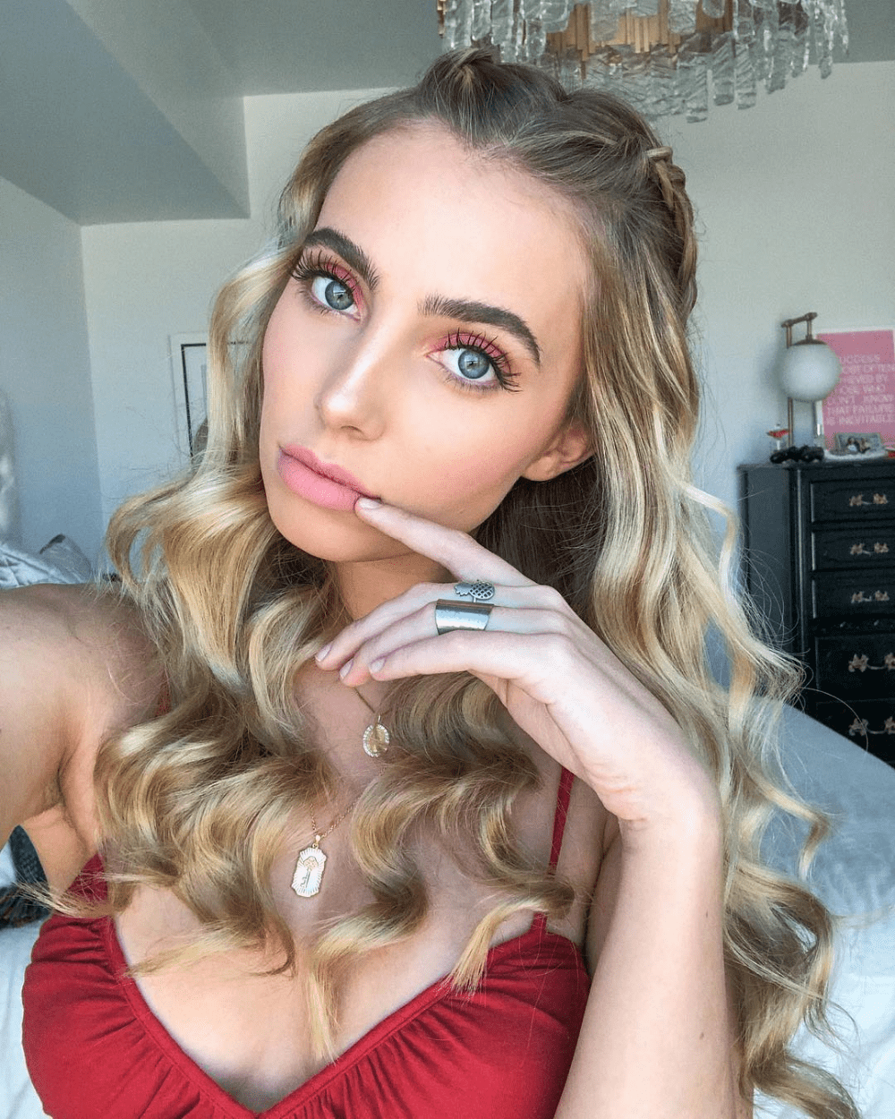 1000x1250 Lexi Hensler Wallpaper