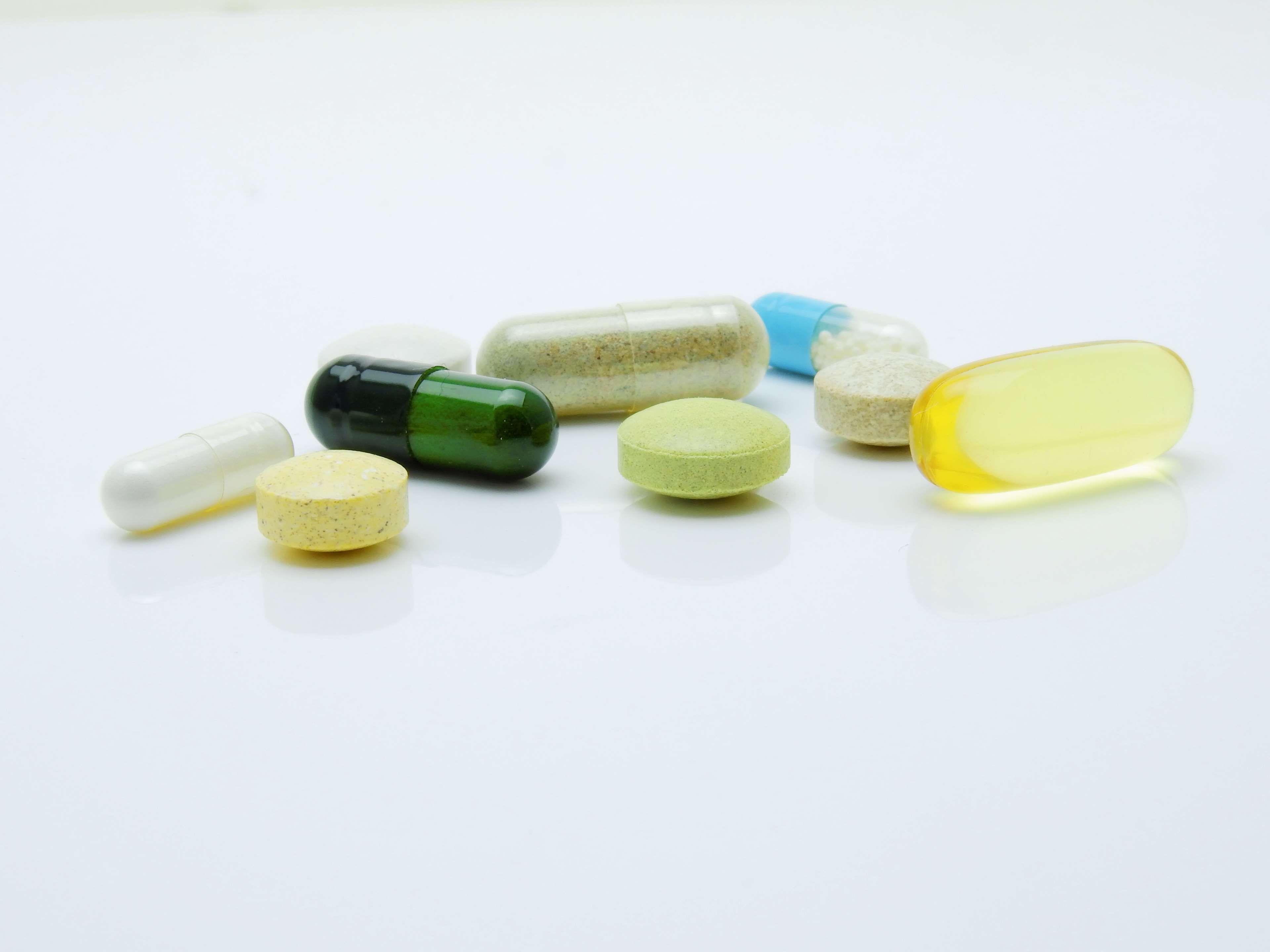 3840x2880 capsules, close up, drugs, healthcare, medical, medication, medicine, pharmacy, pills, tablets 4k wallpaper. Mocah.org HD Desktop Wallpaper