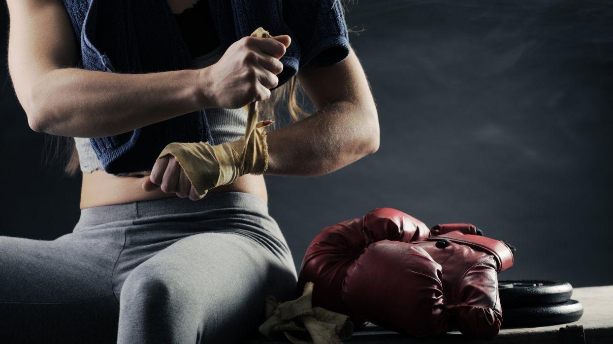 1245x700 SPORTS women blonde preparing exercise training boxing gloves wallpaperx2160