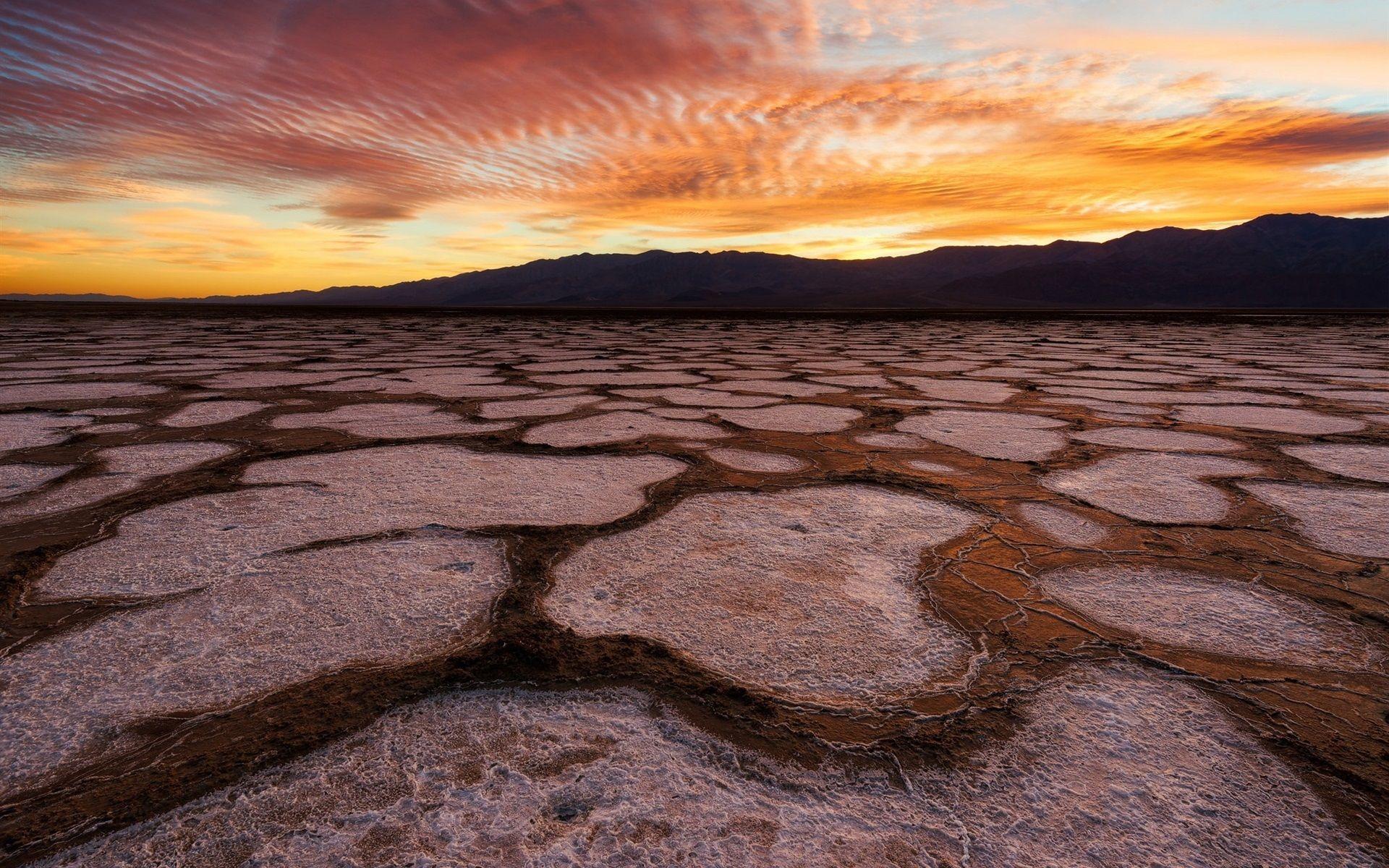 1920x1200 Death Valley, USA, California, desert, sunset, red sky wallpaper