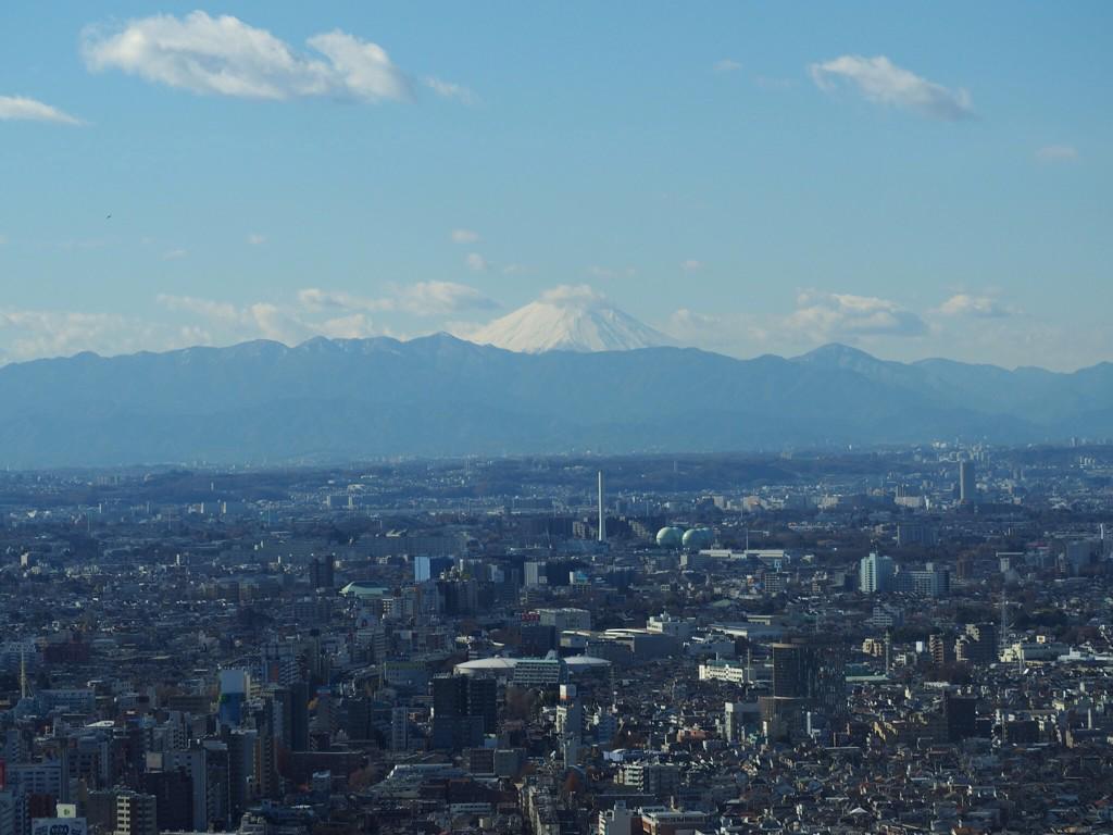 1024x768 Juniper Networks(日本) - 今日のオフィスから、綺麗に雪化粧した富士山のお顔が見えました！ いいお天気だし、気分爽快です♪
