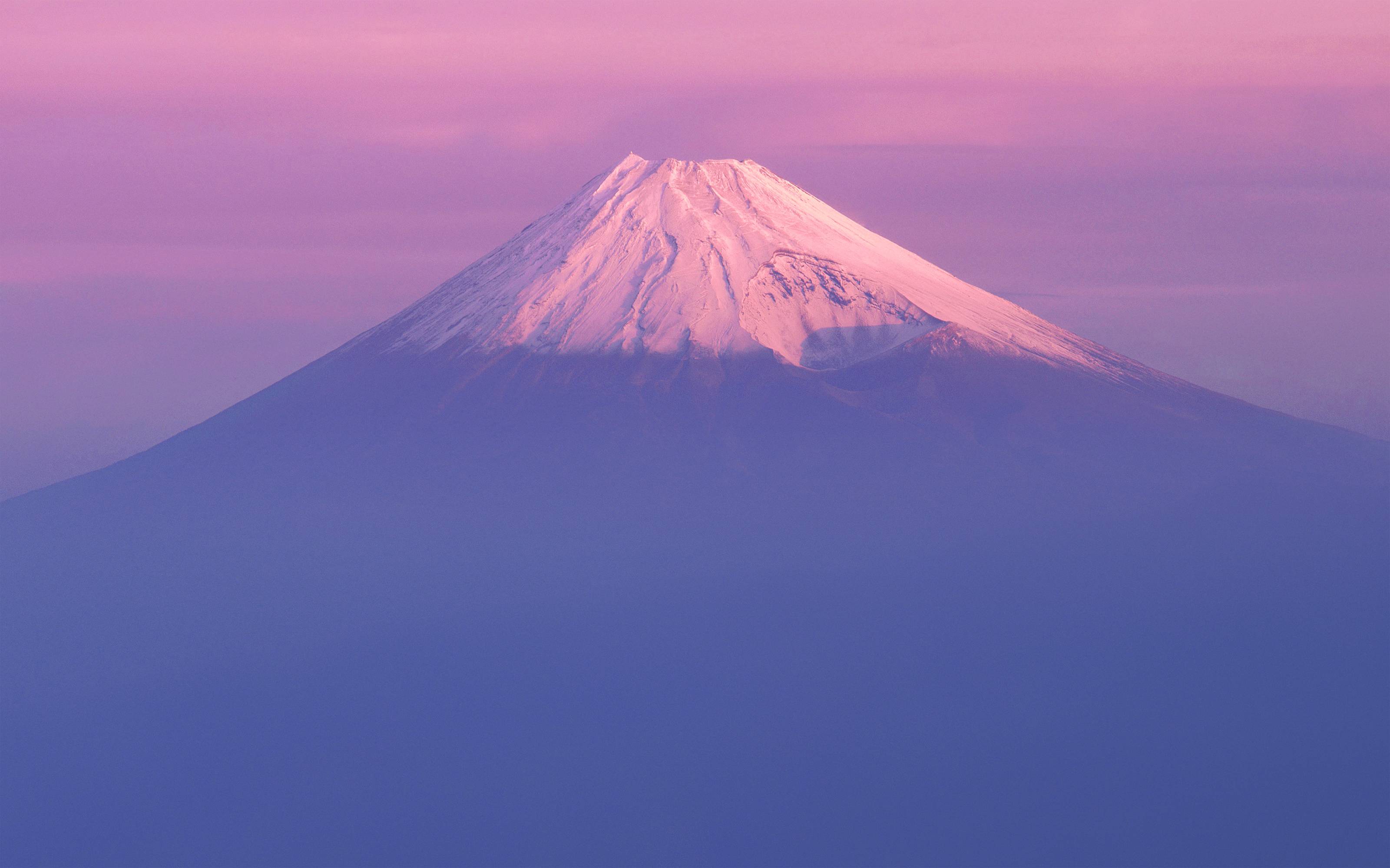 3200x2000 When was the MT FUJI Wallpaper Introduced?