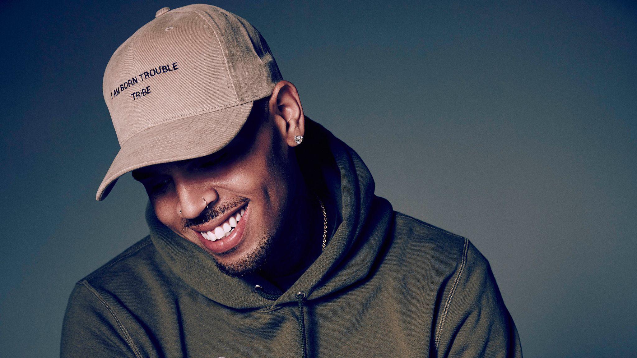 2048x1152 Chris Brown 2017 Wallpaper