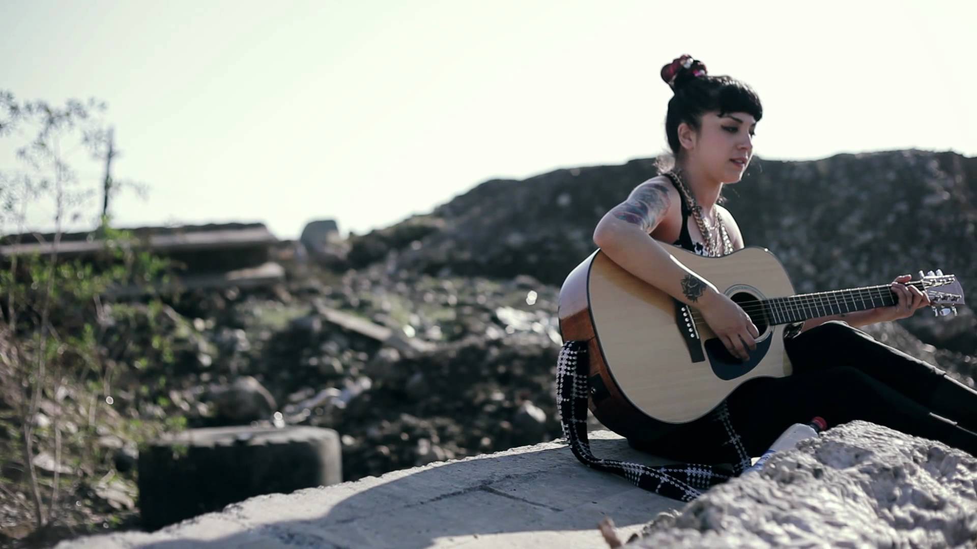 1920x1080 Mon Laferte Wallpaper
