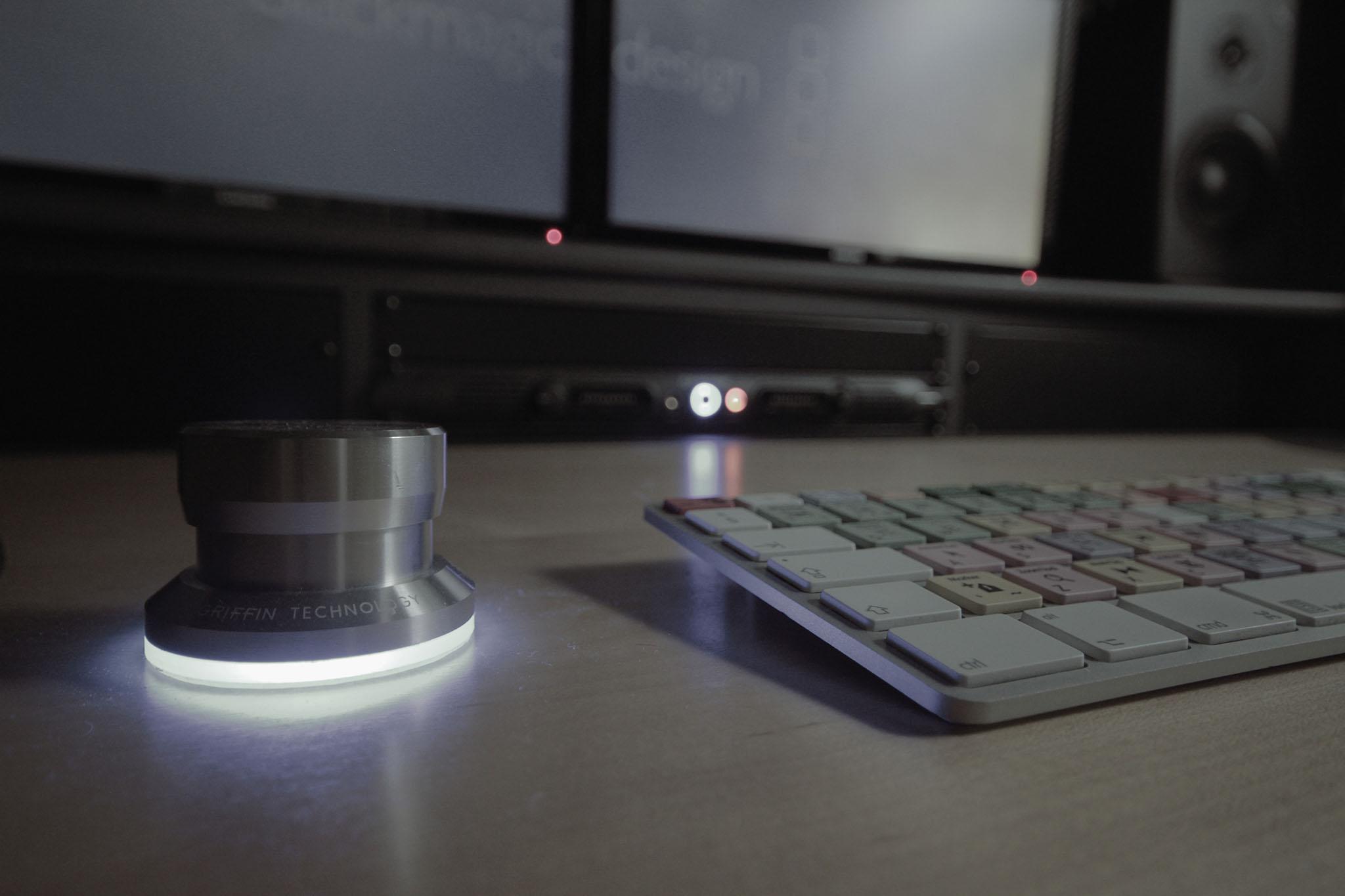 2048x1365 Mac Setup: Mac Pro Video Editing & Music Production Workstation
