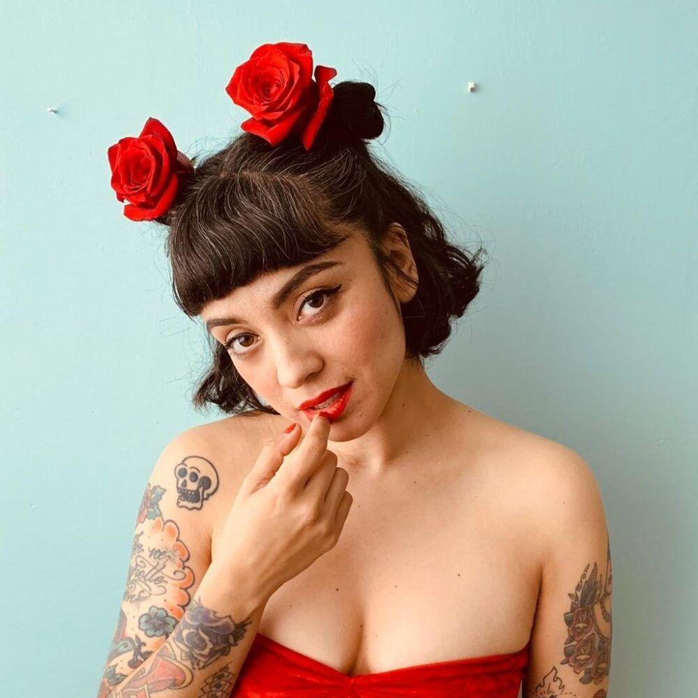 1000x1000 Mon Laferte Releases Tribute to Zoé With Cover of Love