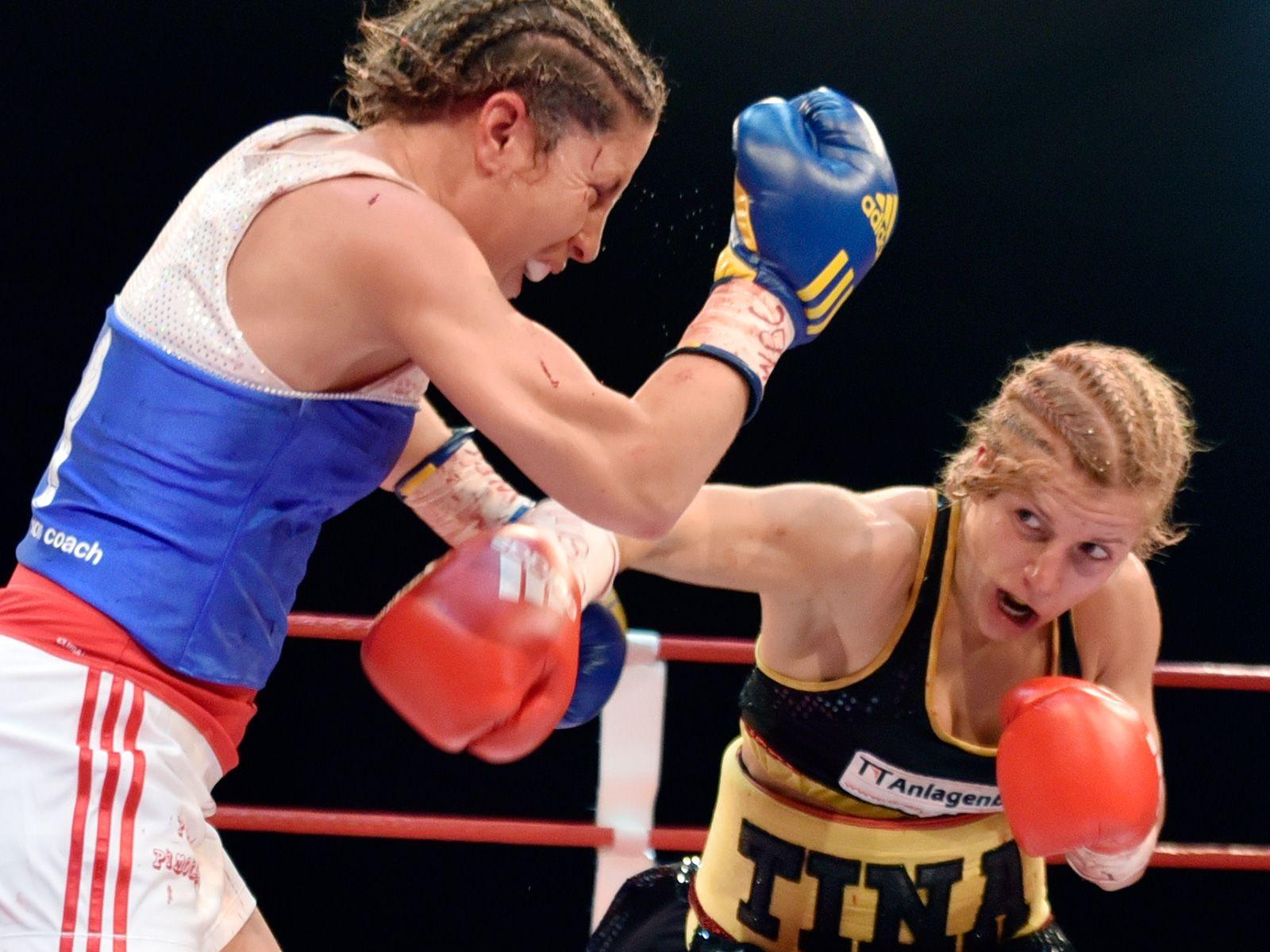 1600x1200 Women's boxing