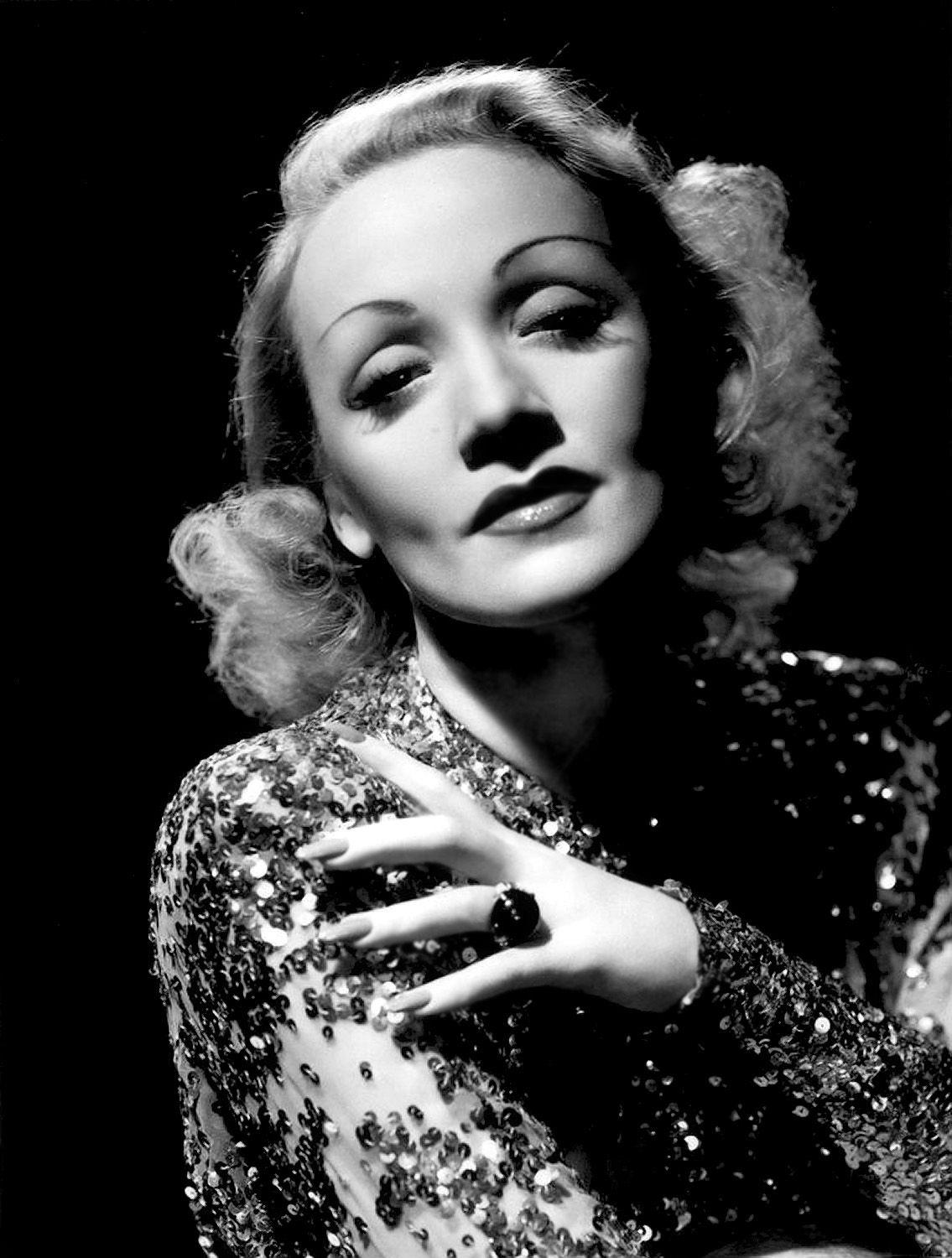 1135x1500 1135x1500px Marlene Dietrich 306.13 KB