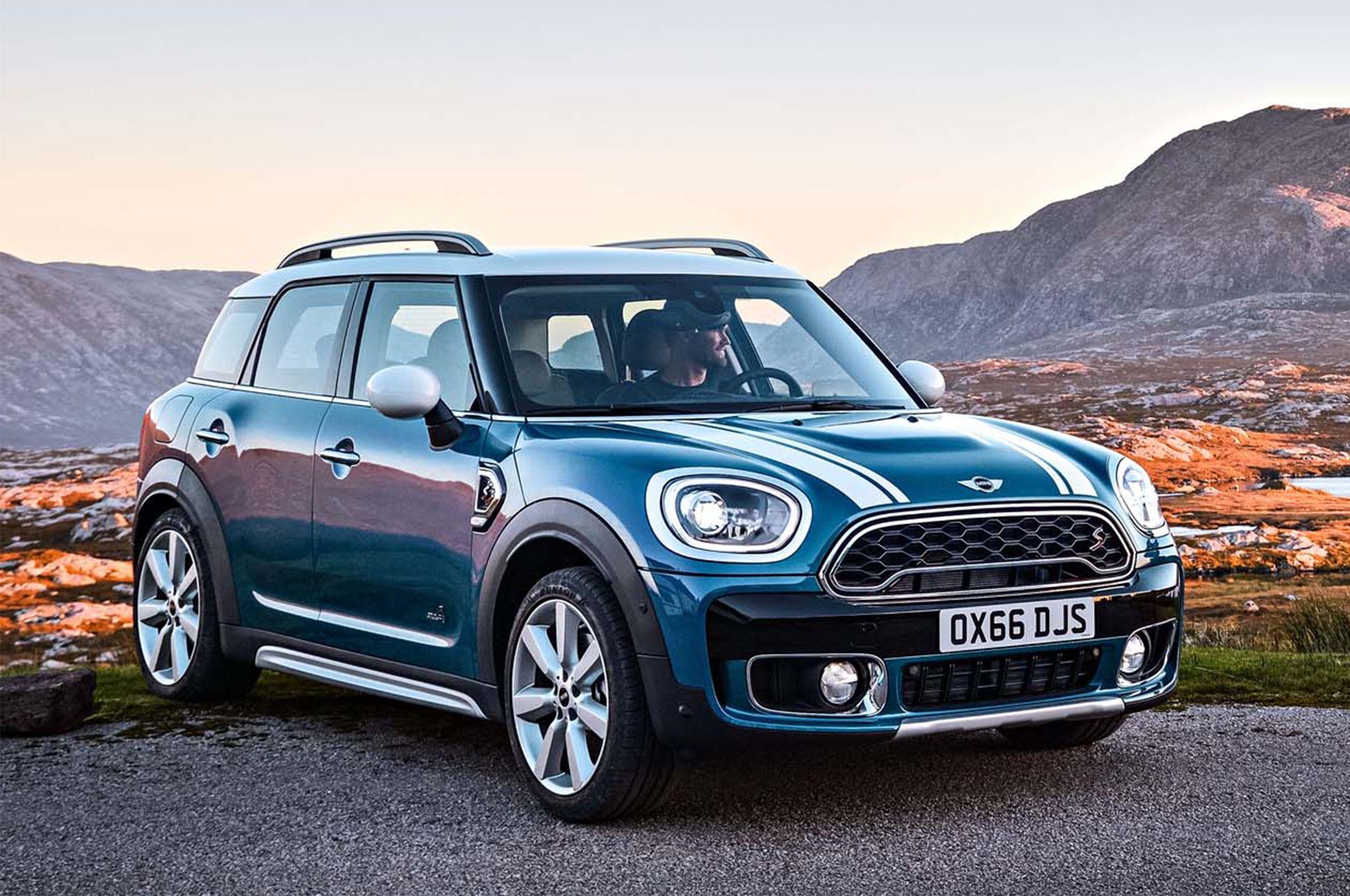2048x1360 CAR NEWS: 2017 MINI Countryman Earns IIHS Top Safety Pick