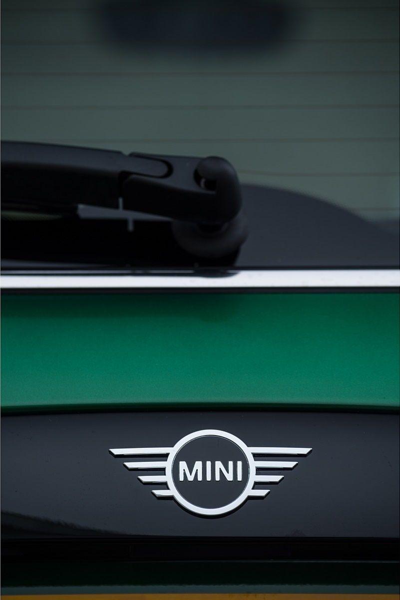 Mini Cooper Logo Wallpapers Top Free Mini Cooper Logo Backgrounds Wallpaperaccess