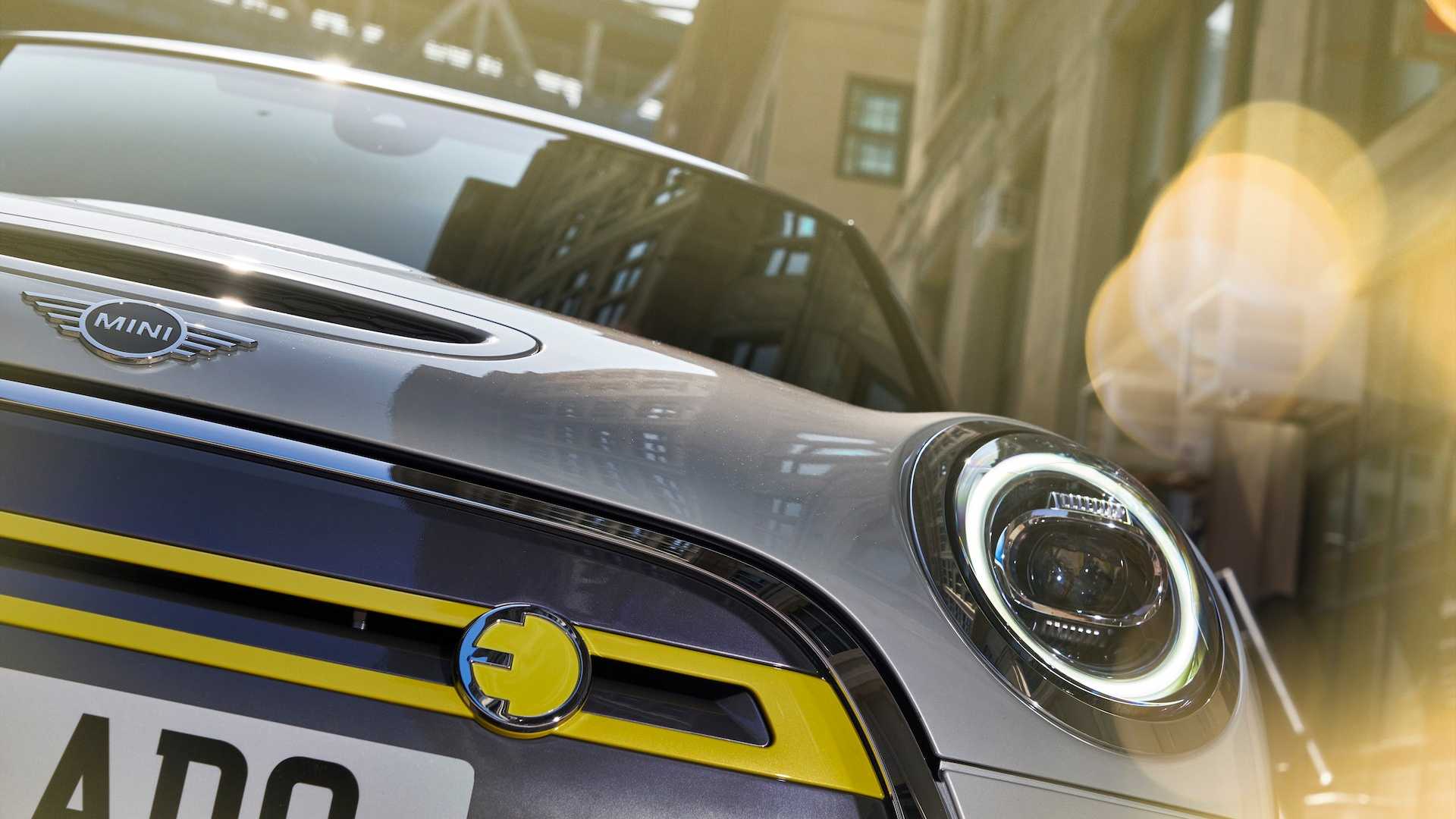 1920x1080 Mini Cooper S E Countryman All4 Gets 30% More Electric Range