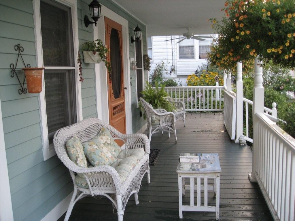 1024x768 Porch Wallpaper