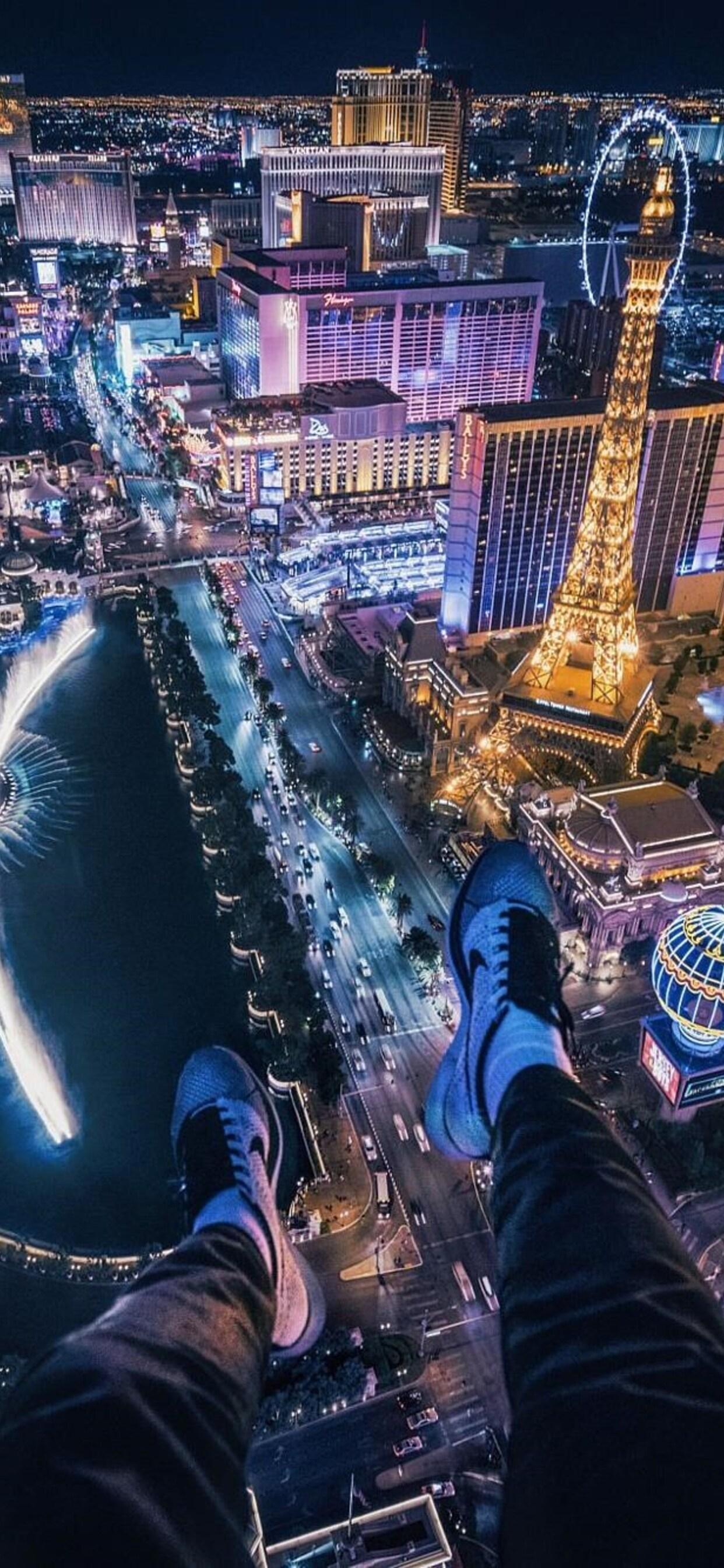 1242x2688 iPhone Xs Max Las Vegas Wallpaper