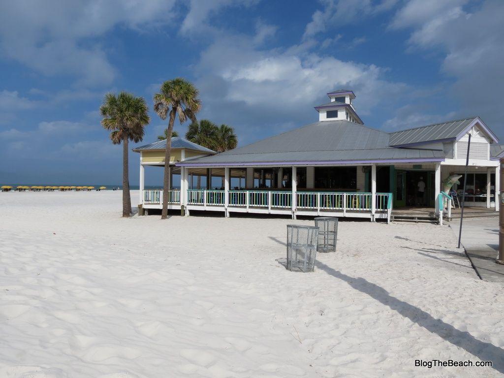 1024x768 Palms beach pavilion wallpaperx768