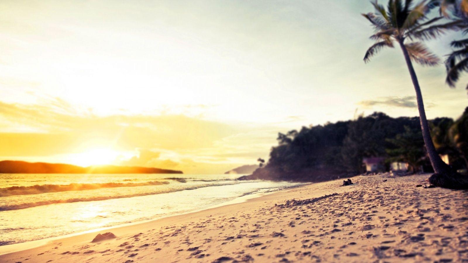 1600x900 Summer Vacation Beach Wallpaper