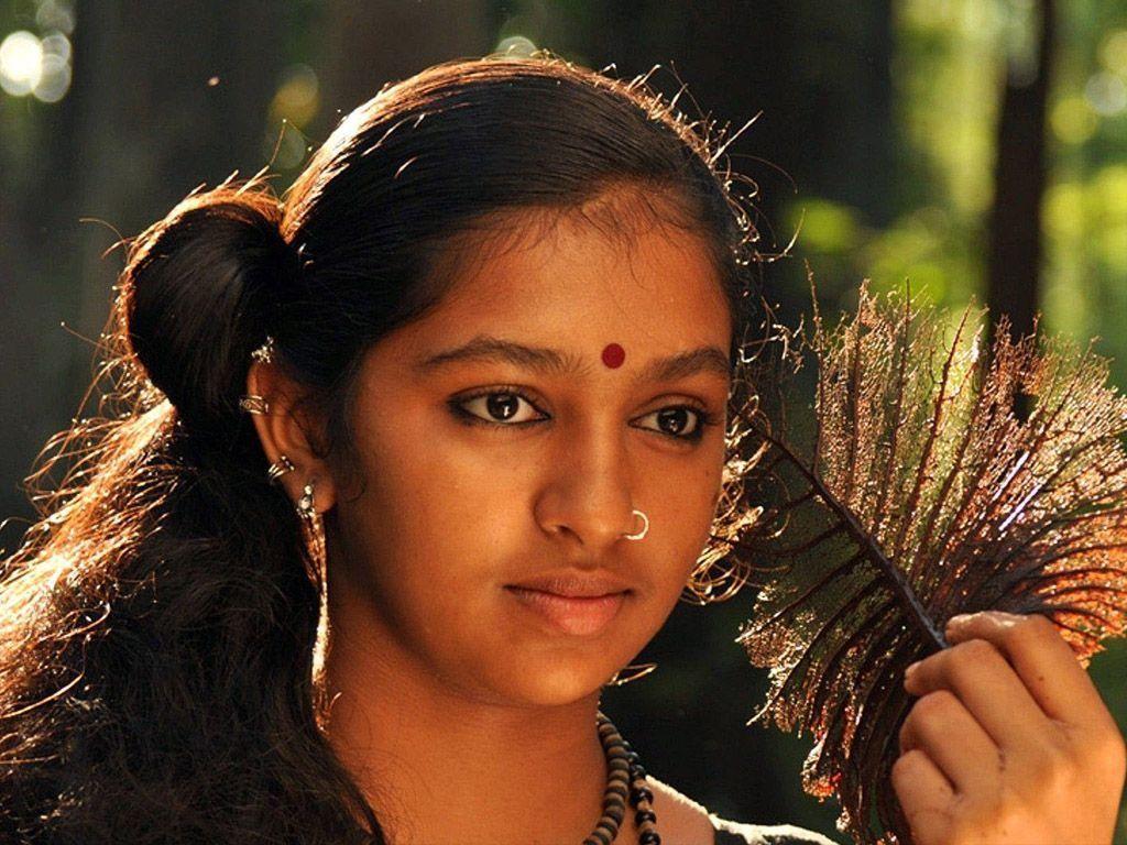 1024x768 Lakshmi Menon Cute HD Image And Best Wallpaper