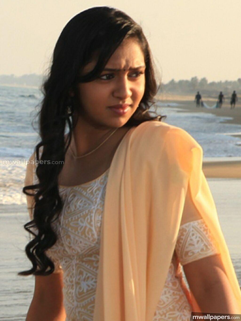1024x1365 Lakshmi Menon Cute HD Photo (1080p) (1024x1365) (2020)
