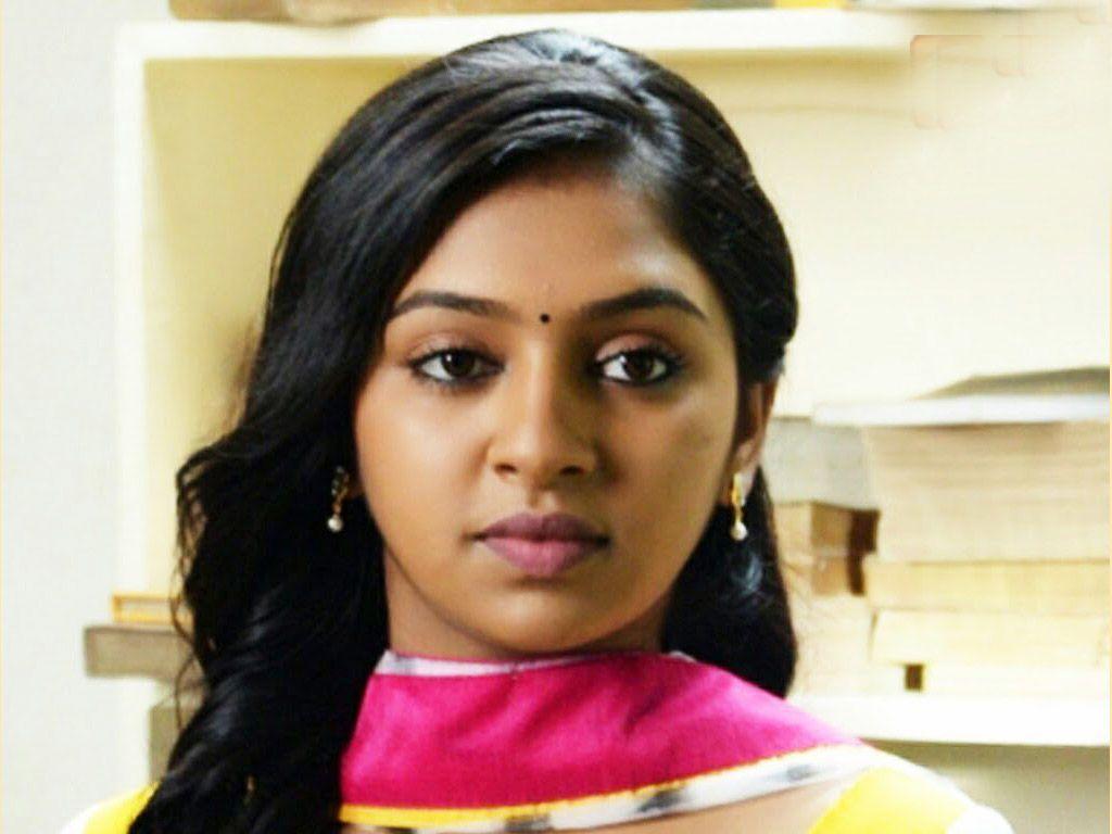 1024x768 Lakshmi Menon Latest Photo And Beautiful Wallpaper HD