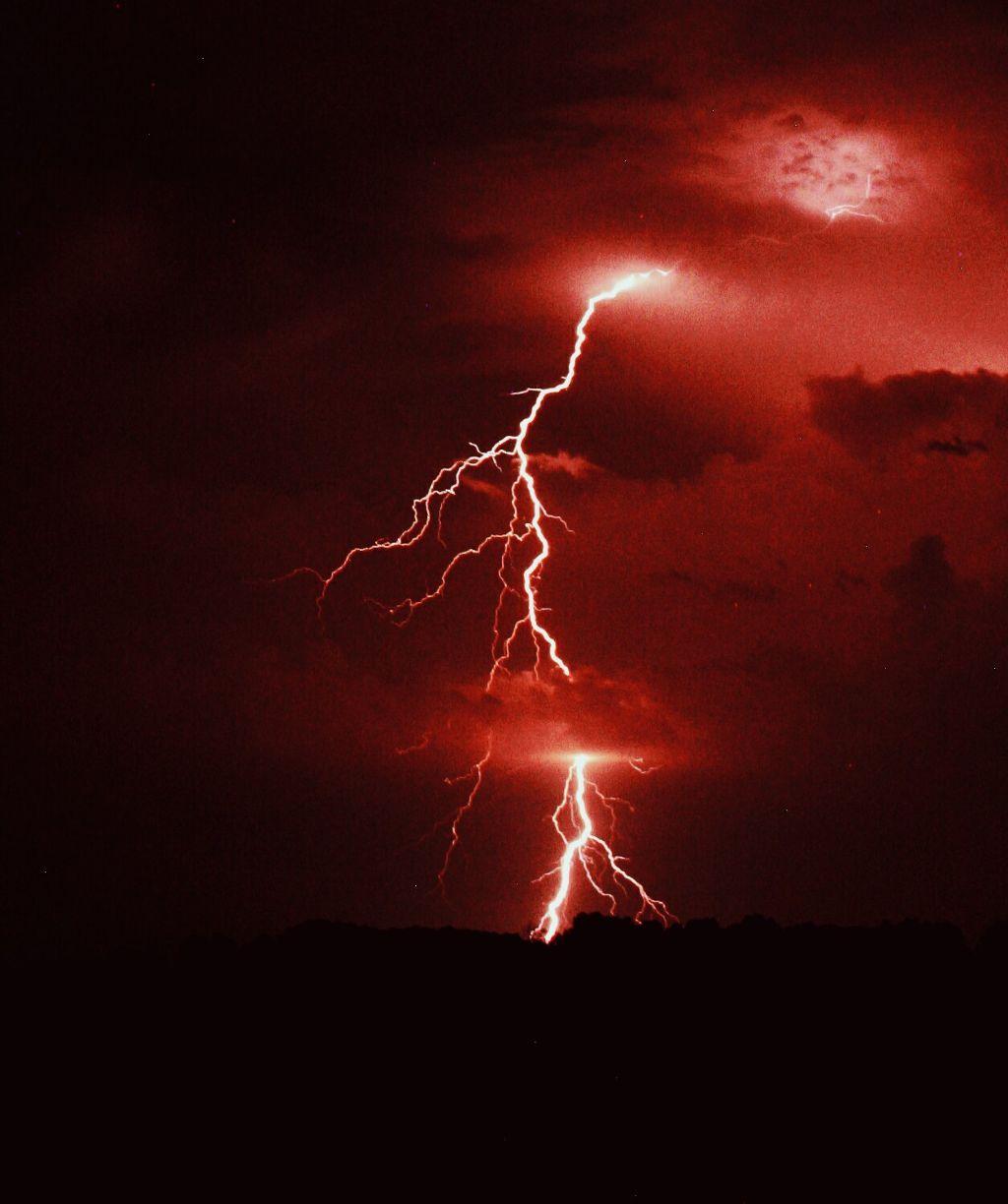 Aesthetic Lightning Wallpapers Top Free Aesthetic Lightning Backgrounds WallpaperAccess