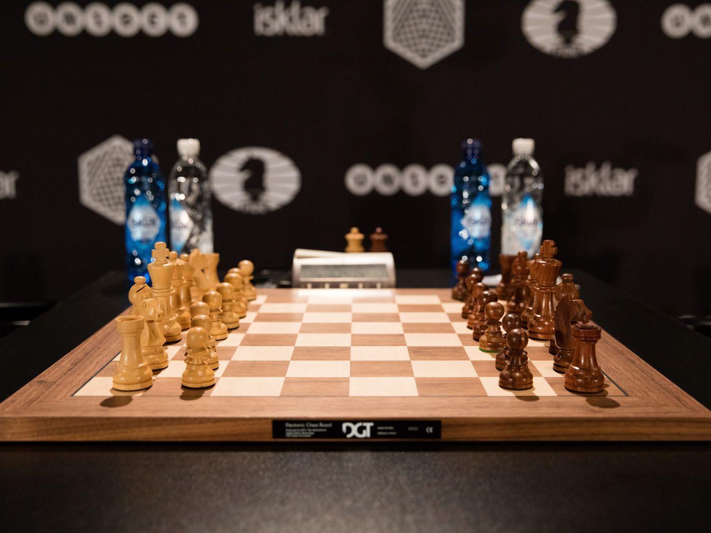 1400x1050 Here's how to play Facebook Messenger's secret chess game
