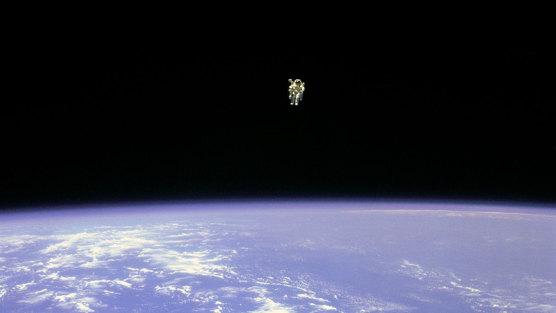 space-walk-wallpapers-top-free-space-walk-backgrounds-wallpaperaccess