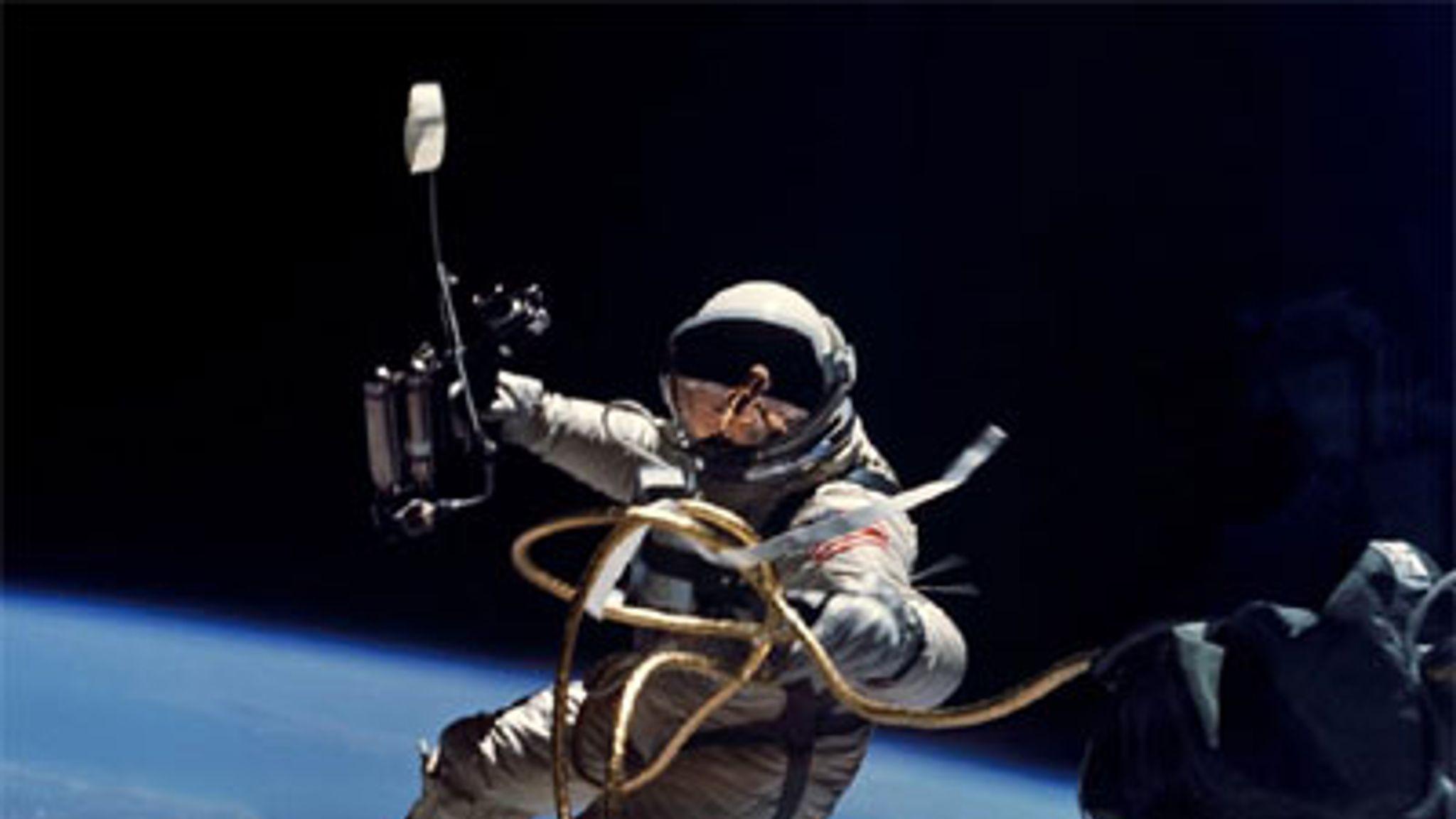 2048x1152 NASA astronauts undertake spacewalk to fix space station. Science & Tech News
