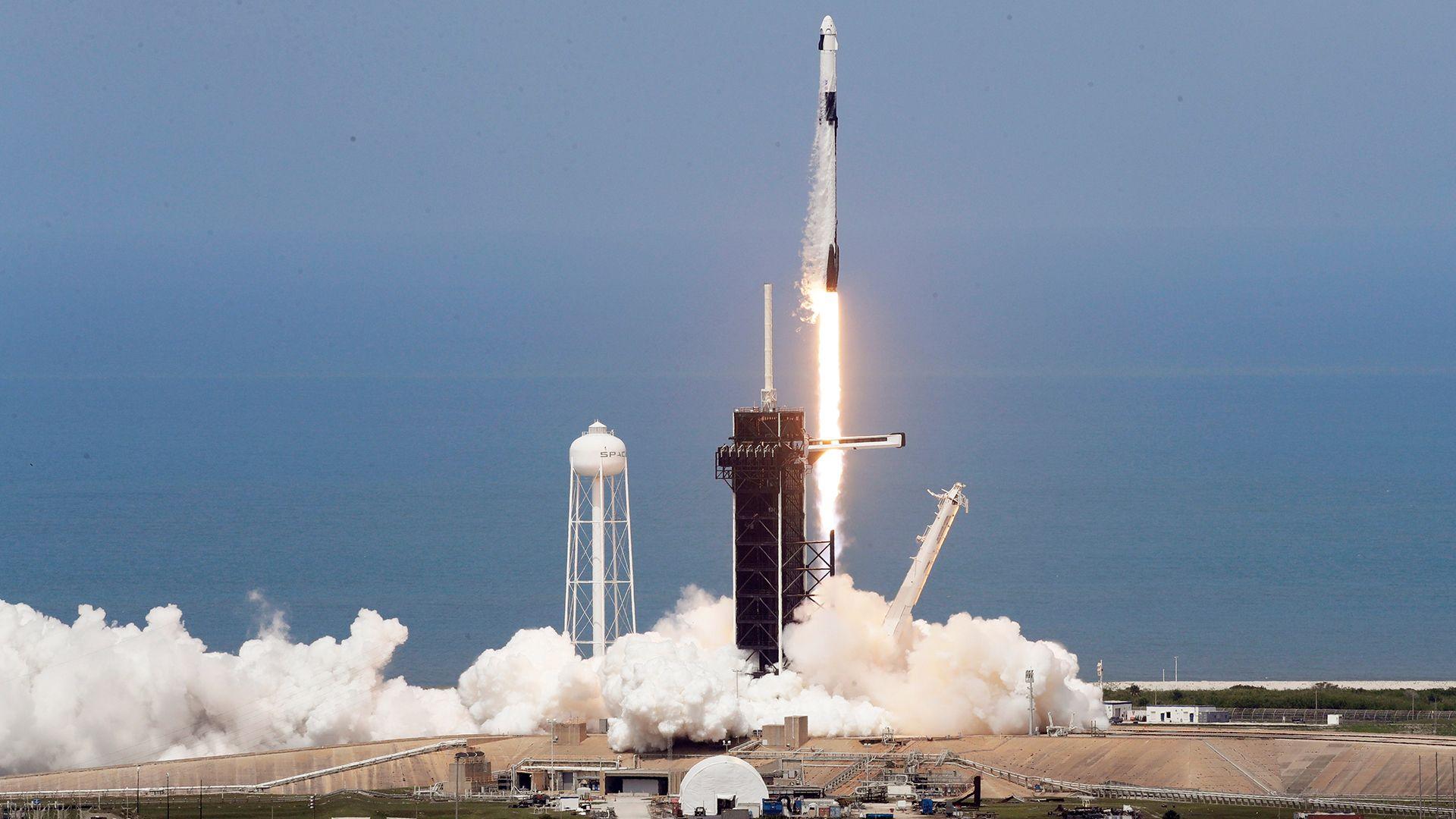 1920x1080 Astronauts squeeze in last spacewalk before SpaceX departure
