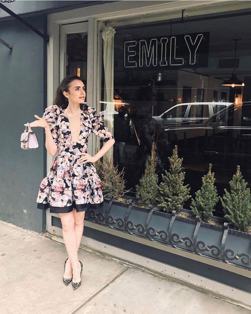 799x999 Emily In Paris on Instagram: “Emily and the city. #EmilyInParis”. Kpop fashion outfits, Lily collins, Fashion