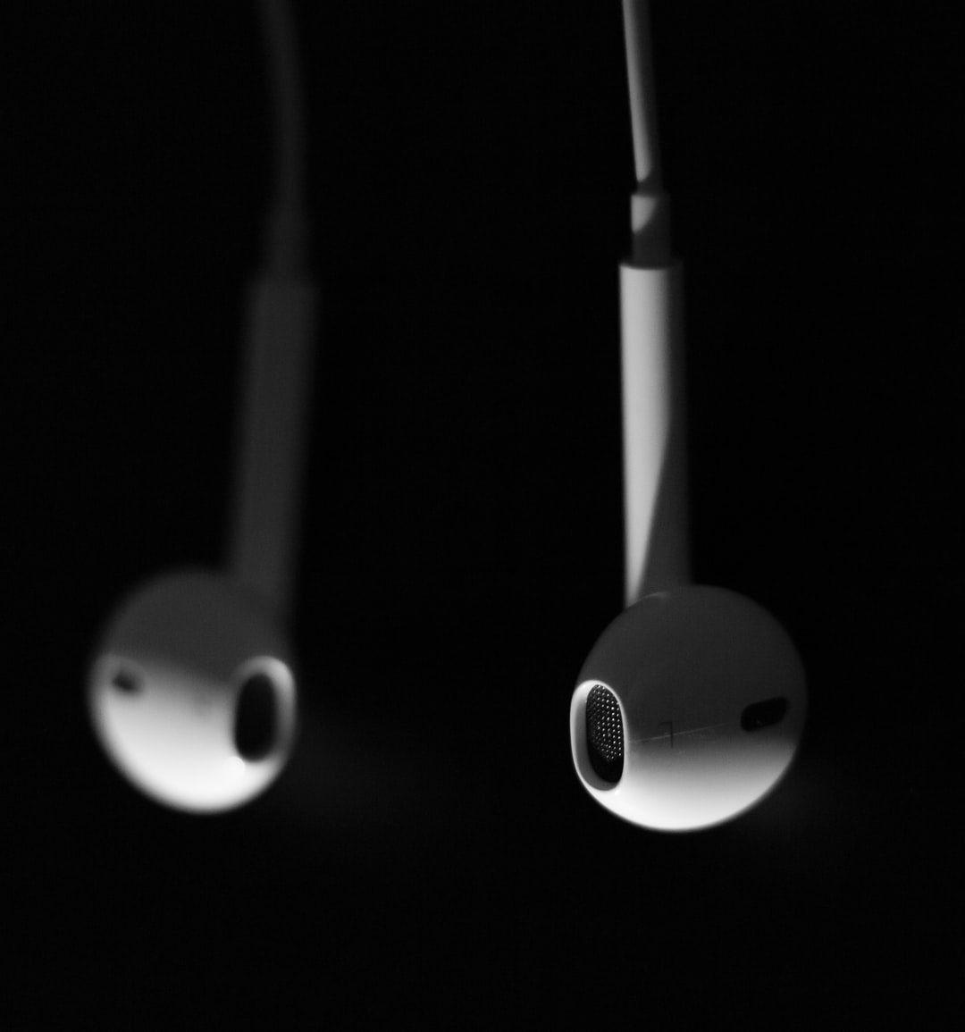1080x1155 Earphones Picture. Download Free Image