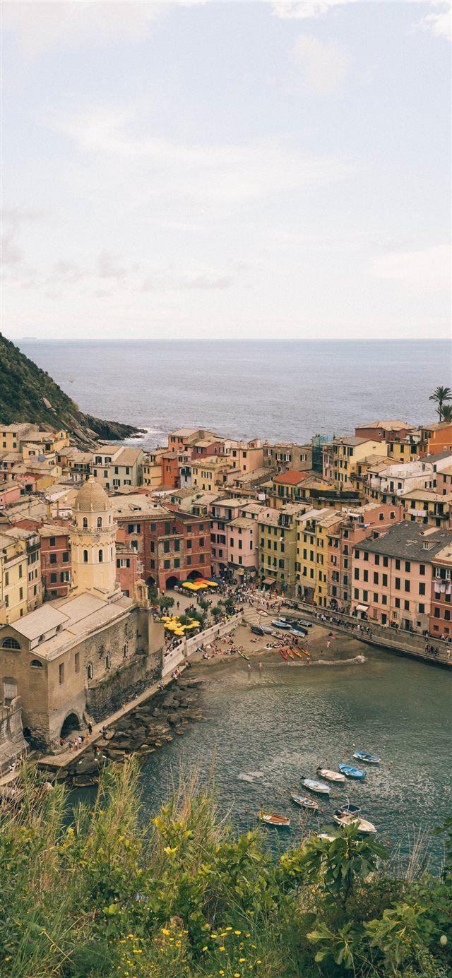 640x1385 Vernazza Cinque Terre Italy Wallpaper