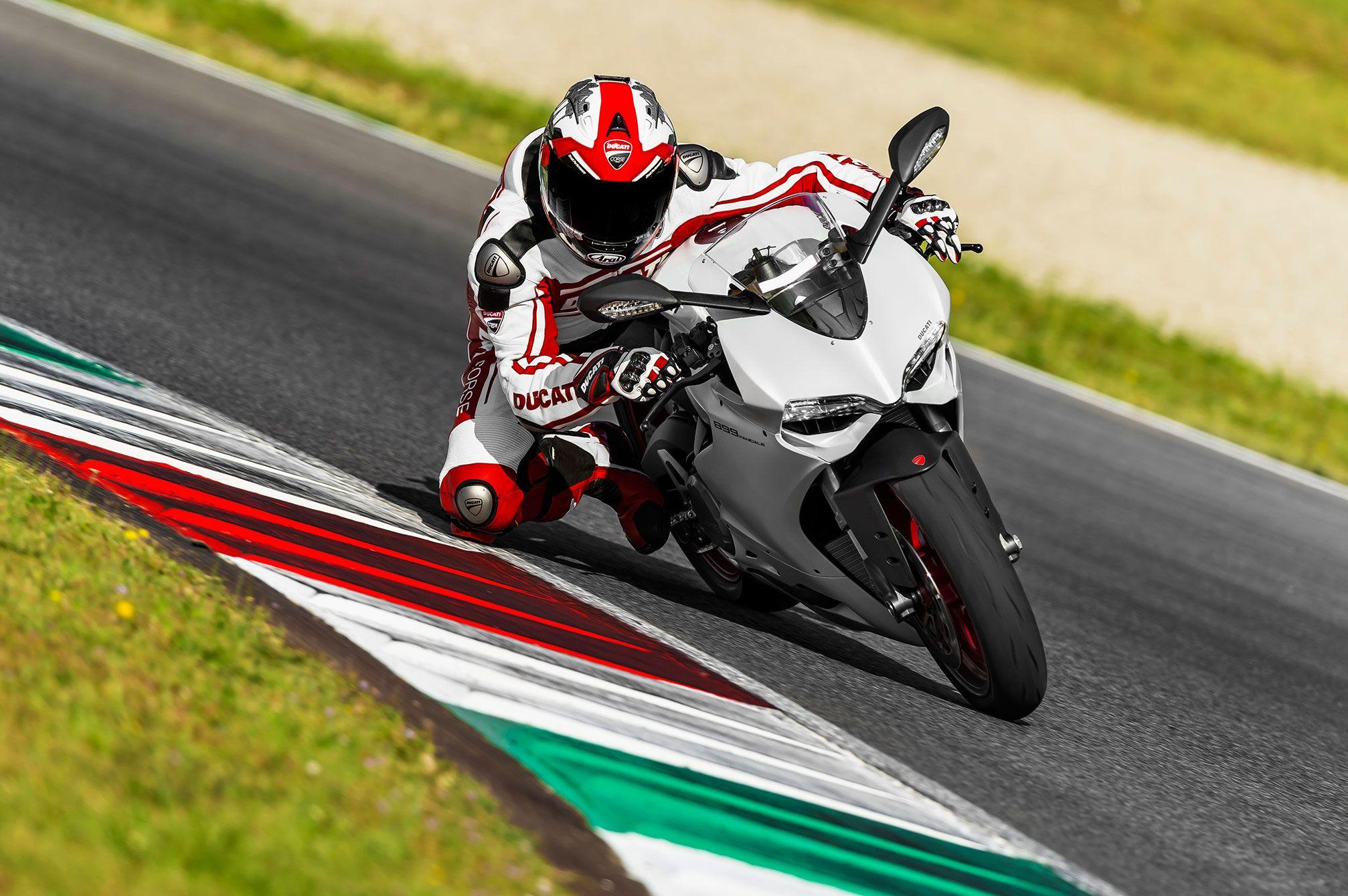 2014x1340 Ducati Superbike 899 Panigale fg wallpaperx1340