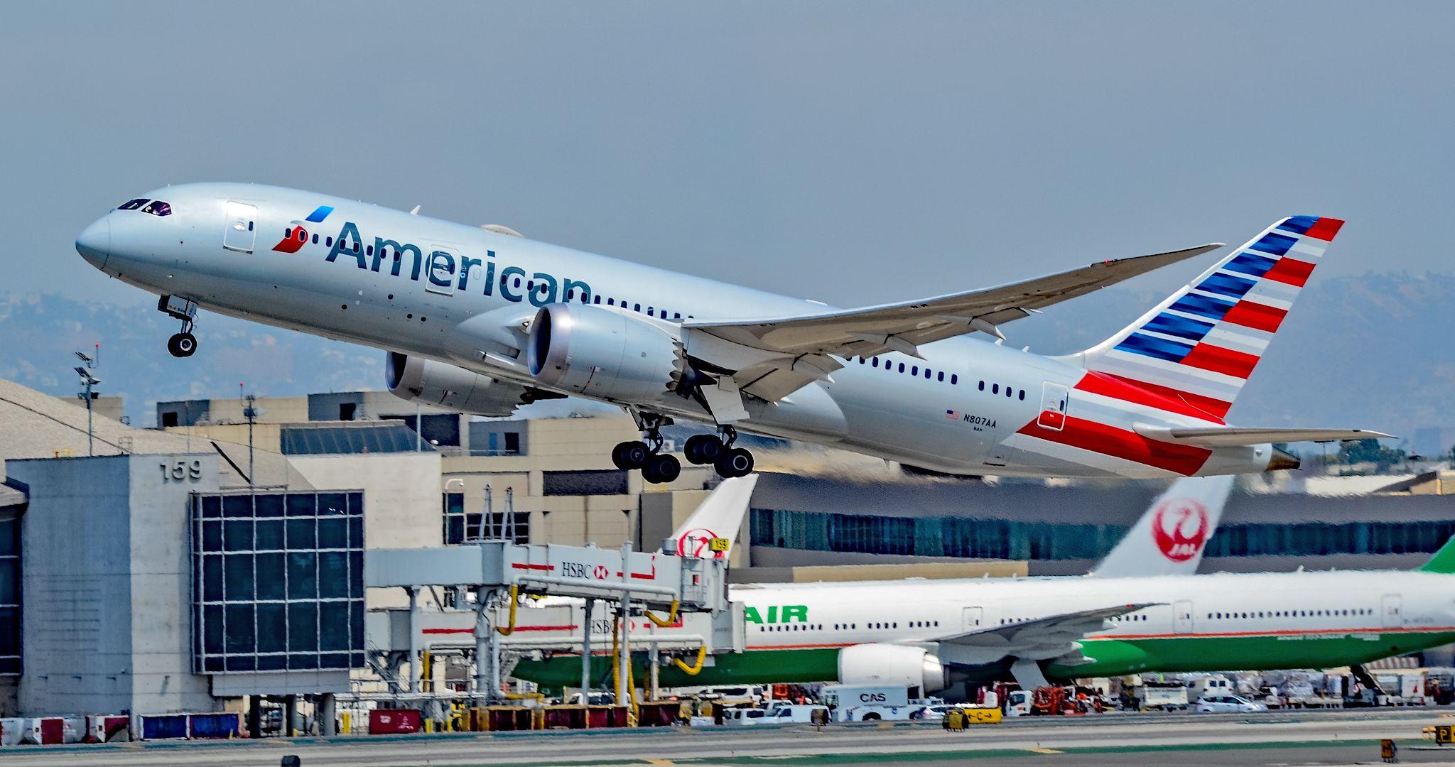 2048x1080 N807AA American Airlines Boeing 787 8 Dreamliner S N