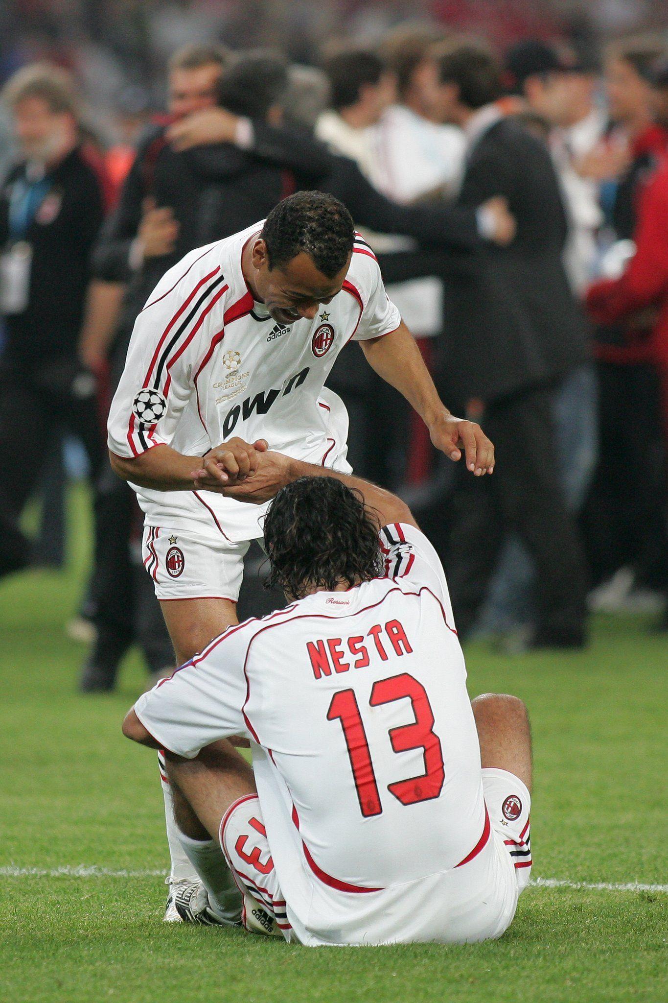 1365x2048 Leyendas de futbol