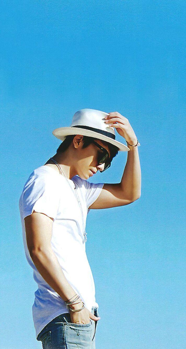 712x1334 Feel free to use then as wallpaper ELFs :). Lee donghae, Kyuhyun, Oppas