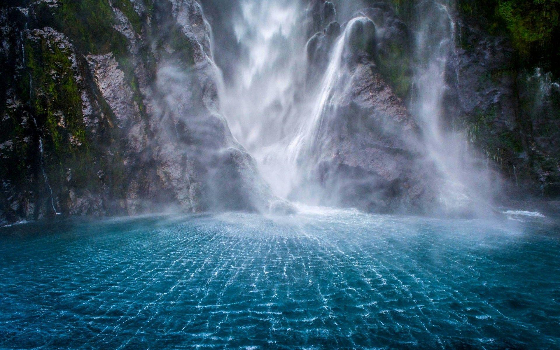 1920x1200 Gorgeous waterfall in Milford Sound, New Zealand wallpaper