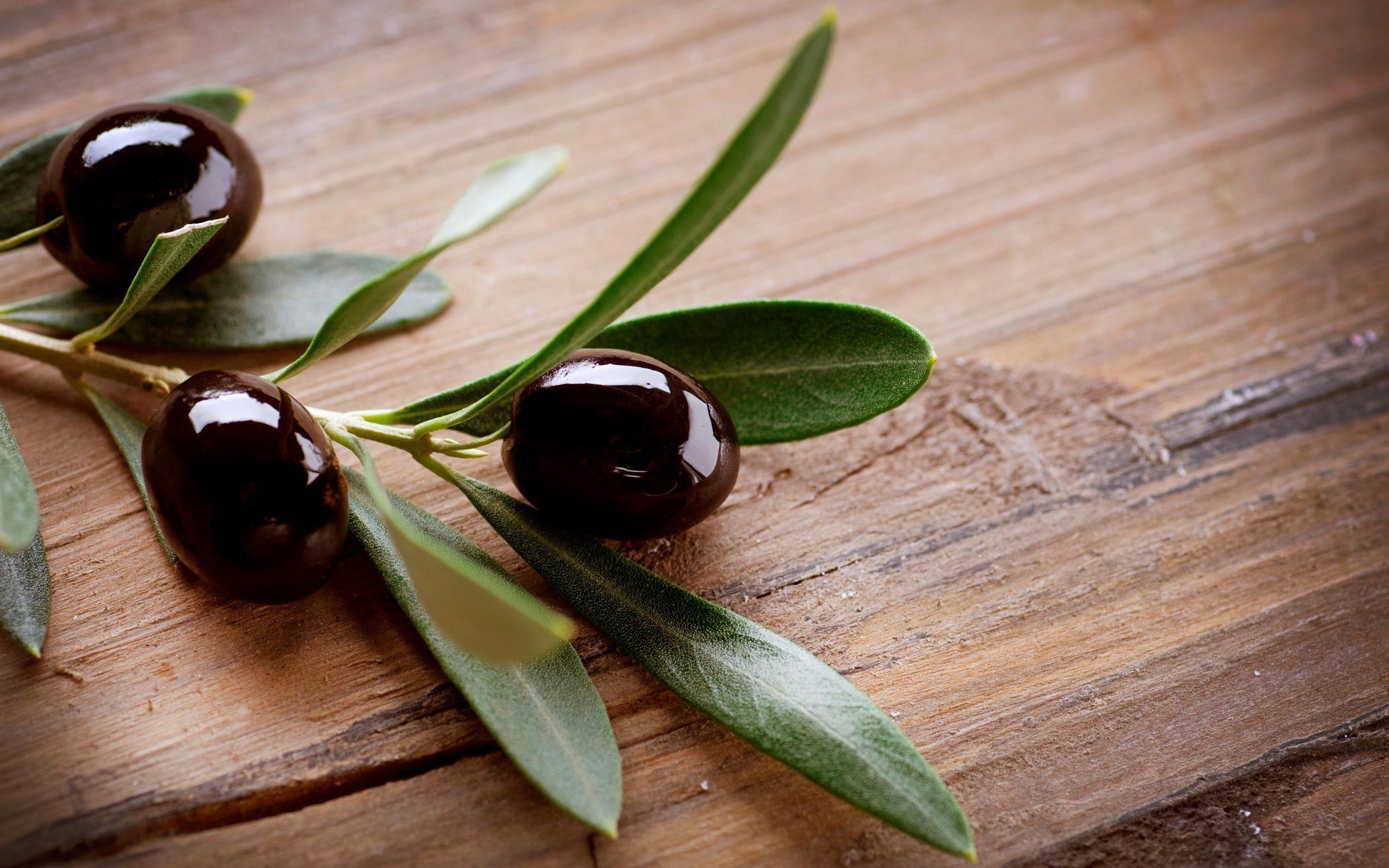 2560x1600 Olive oil, ultra PC. wallpaper 436.8 KB