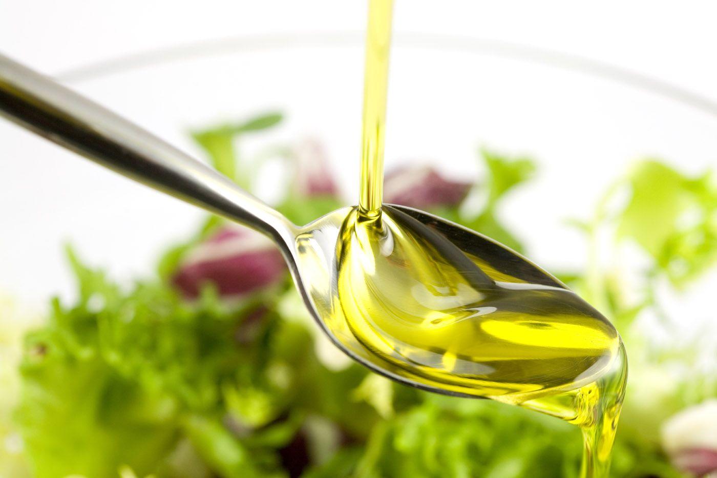 1400x933 Olive oil 6988