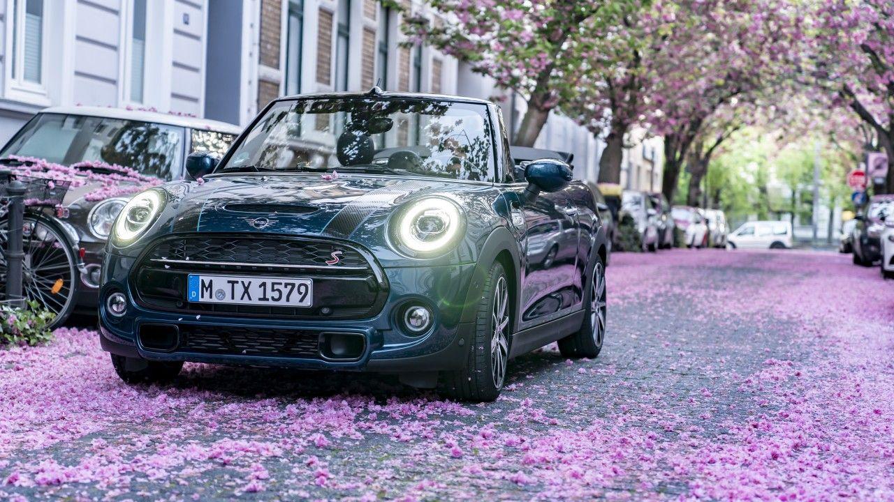 1280x720 MINI Cooper S Cabrio Sidewalk 2020 5K Wallpaper. HD Car Wallpaper