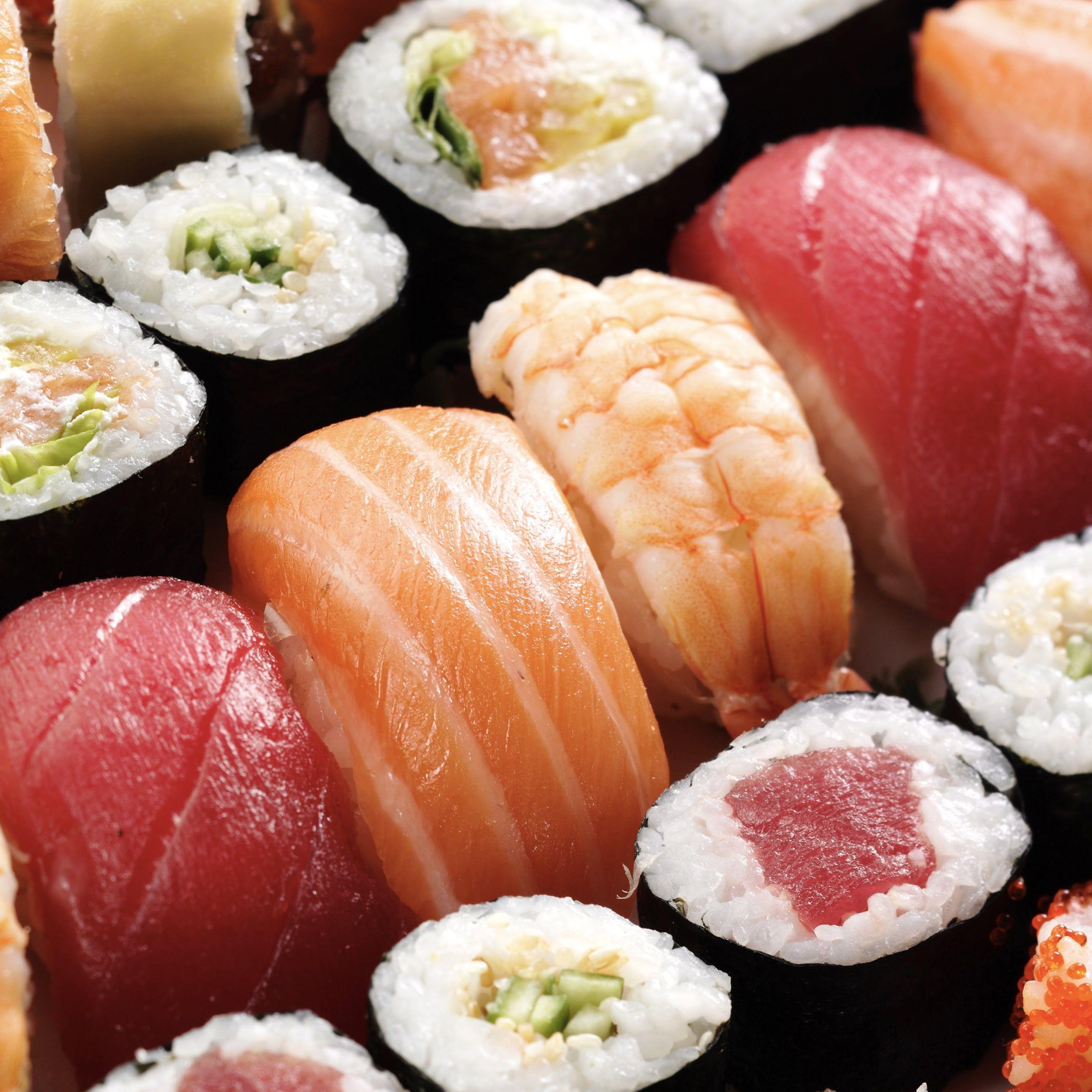 2592x2592 Thực phẩm sushi màu đỏ.  wallpaper.sc iPad