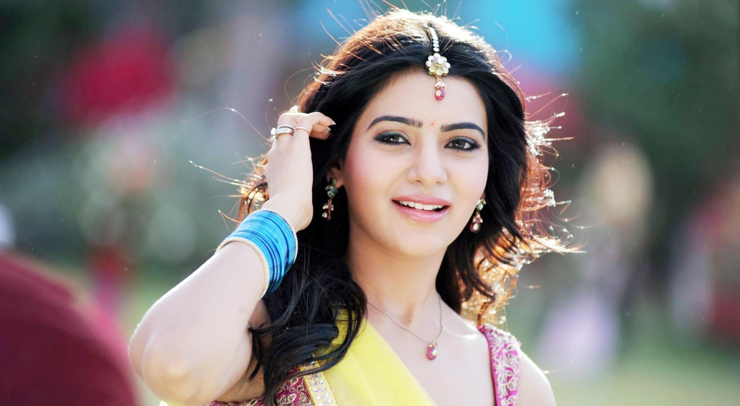2555x1403 Samantha HD Image