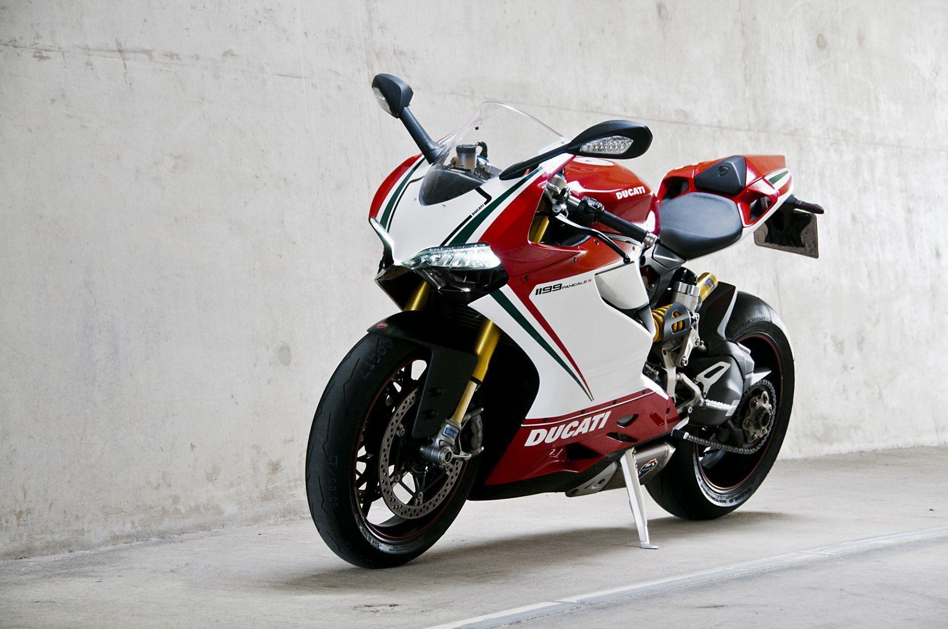 1920x1275 Ducati SuperSport Wallpaper